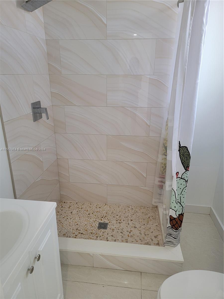 Hollywood, Florida 33020, 1 Bedroom Bedrooms, ,1 BathroomBathrooms,Residentiallease,For Rent,A11557974