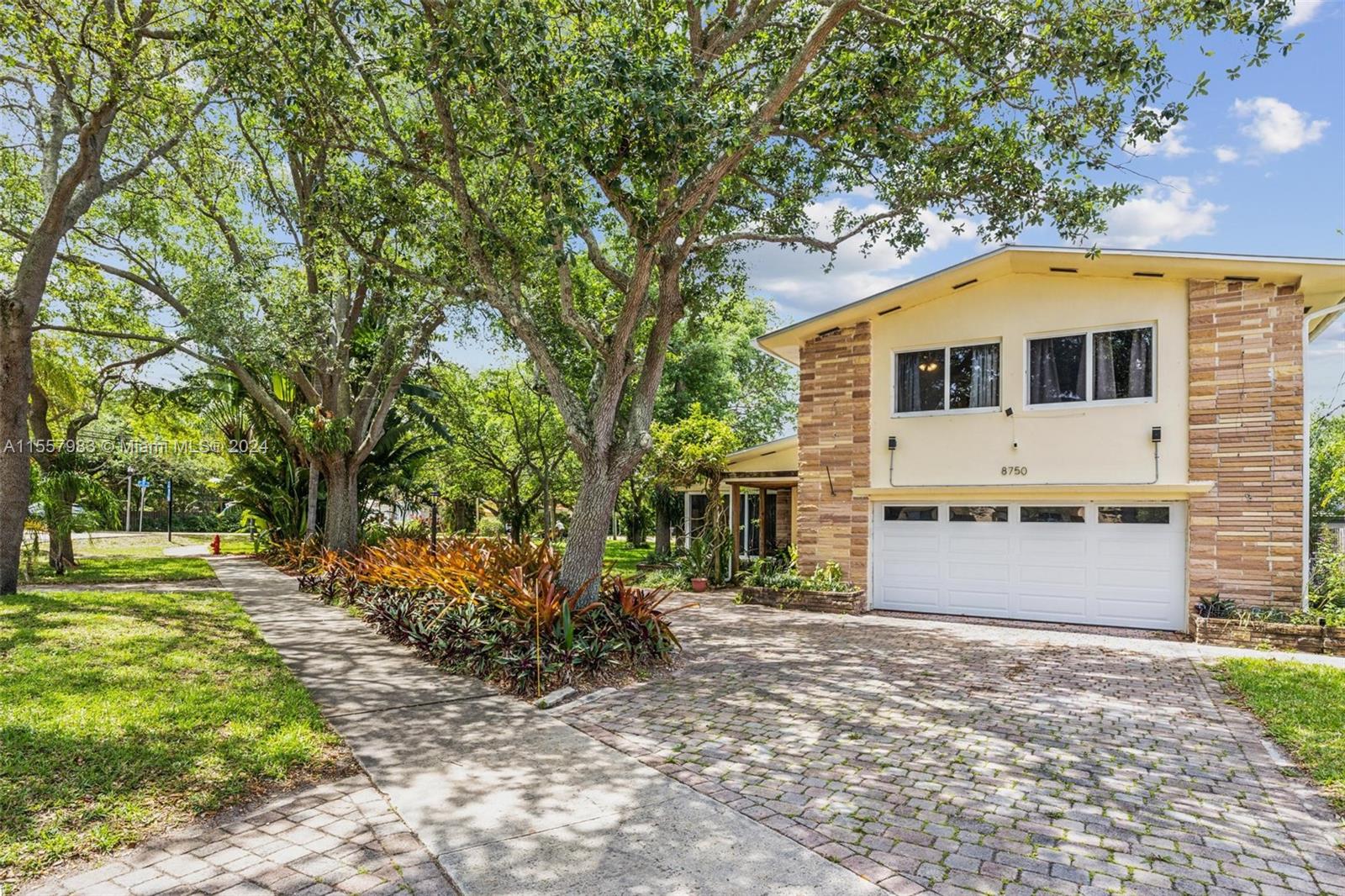 8750 NE 4th Ave Rd, El Portal, Florida 33138, 4 Bedrooms Bedrooms, ,4 BathroomsBathrooms,Residential,For Sale,8750 NE 4th Ave Rd,A11557983