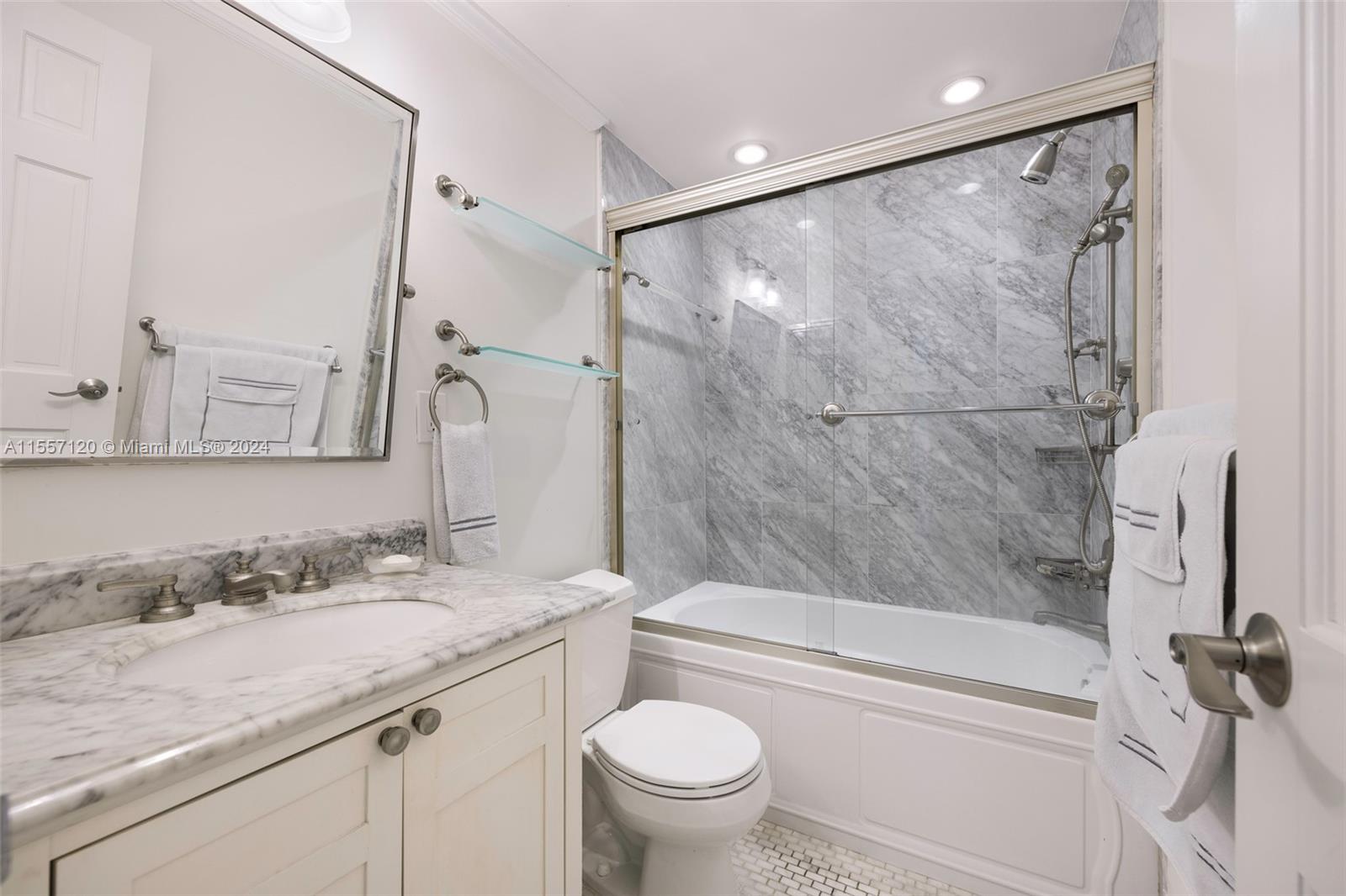 1700 NE 105th St 203, Miami Shores, Florida 33138, 2 Bedrooms Bedrooms, ,2 BathroomsBathrooms,Residential,For Sale,1700 NE 105th St 203,A11557120