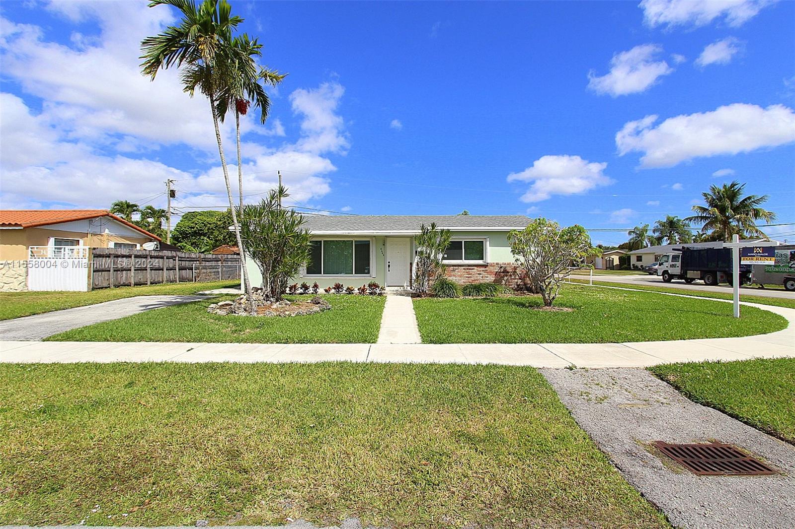 6203 SW 108th Pl, Miami, Florida 33173, 2 Bedrooms Bedrooms, ,1 BathroomBathrooms,Residentiallease,For Rent,6203 SW 108th Pl,A11558004