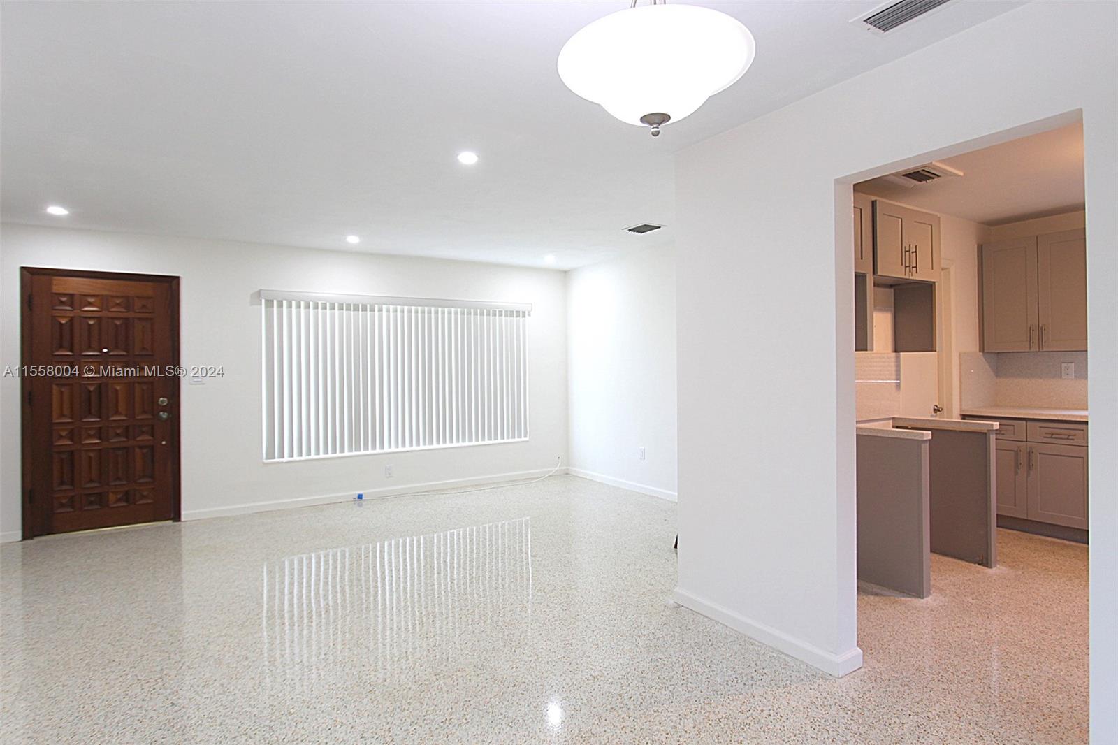 6203 SW 108th Pl, Miami, Florida 33173, 2 Bedrooms Bedrooms, ,1 BathroomBathrooms,Residentiallease,For Rent,6203 SW 108th Pl,A11558004
