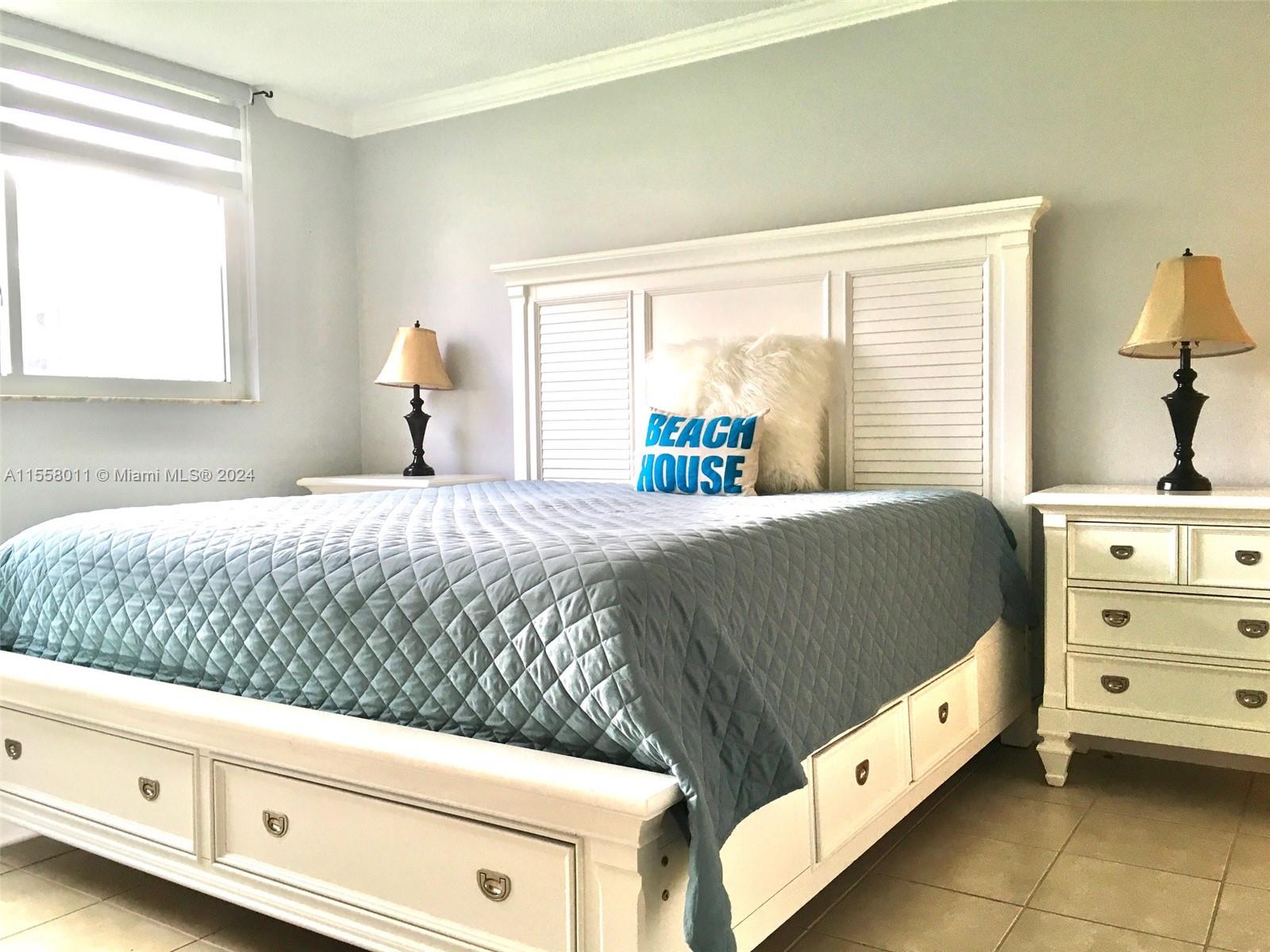 9410 N Hollybrook Lake Dr 103, Pembroke Pines, Florida 33025, 2 Bedrooms Bedrooms, ,2 BathroomsBathrooms,Residentiallease,For Rent,9410 N Hollybrook Lake Dr 103,A11558011