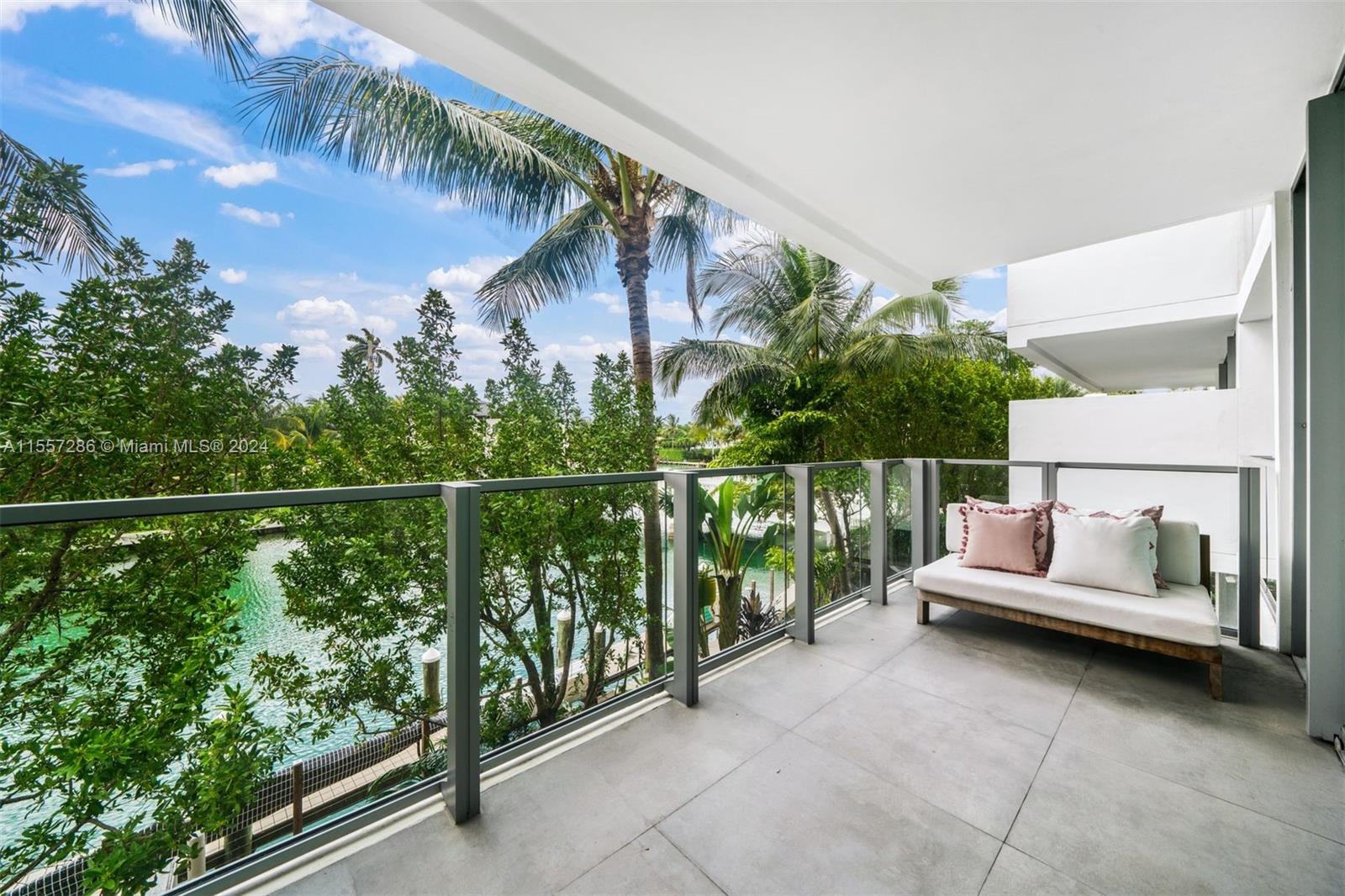 1201 20th St 305, Miami Beach, Florida 33139, 3 Bedrooms Bedrooms, ,3 BathroomsBathrooms,Residentiallease,For Rent,1201 20th St 305,A11557286