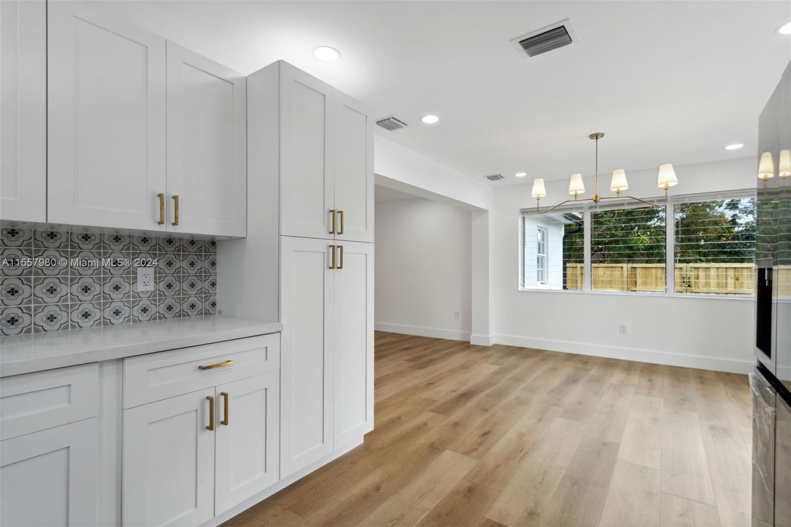 916 SW 7th Ave, Hallandale Beach, Florida 33009, 3 Bedrooms Bedrooms, ,2 BathroomsBathrooms,Residential,For Sale,916 SW 7th Ave,A11557980