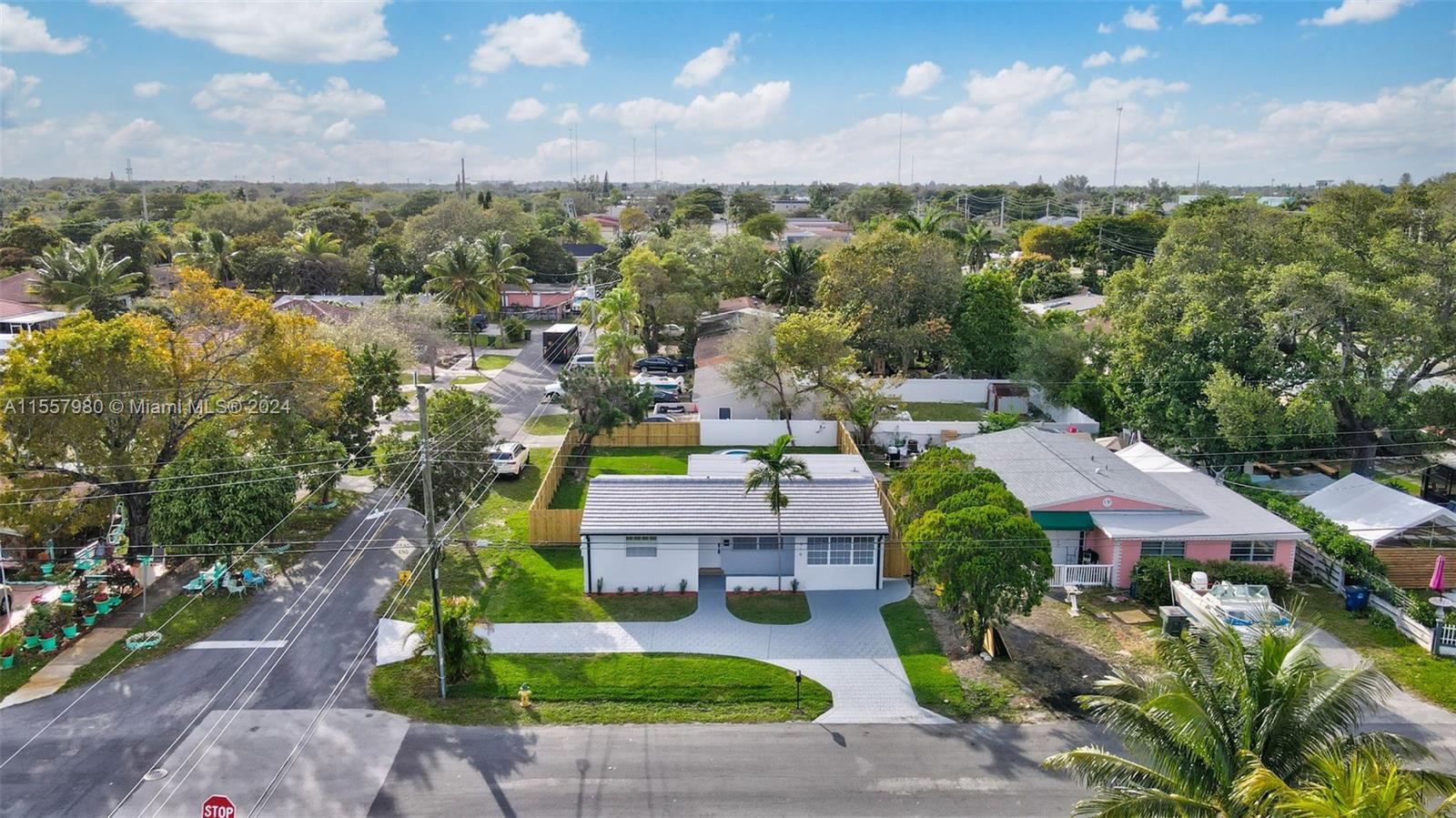 916 SW 7th Ave, Hallandale Beach, Florida 33009, 3 Bedrooms Bedrooms, ,2 BathroomsBathrooms,Residential,For Sale,916 SW 7th Ave,A11557980