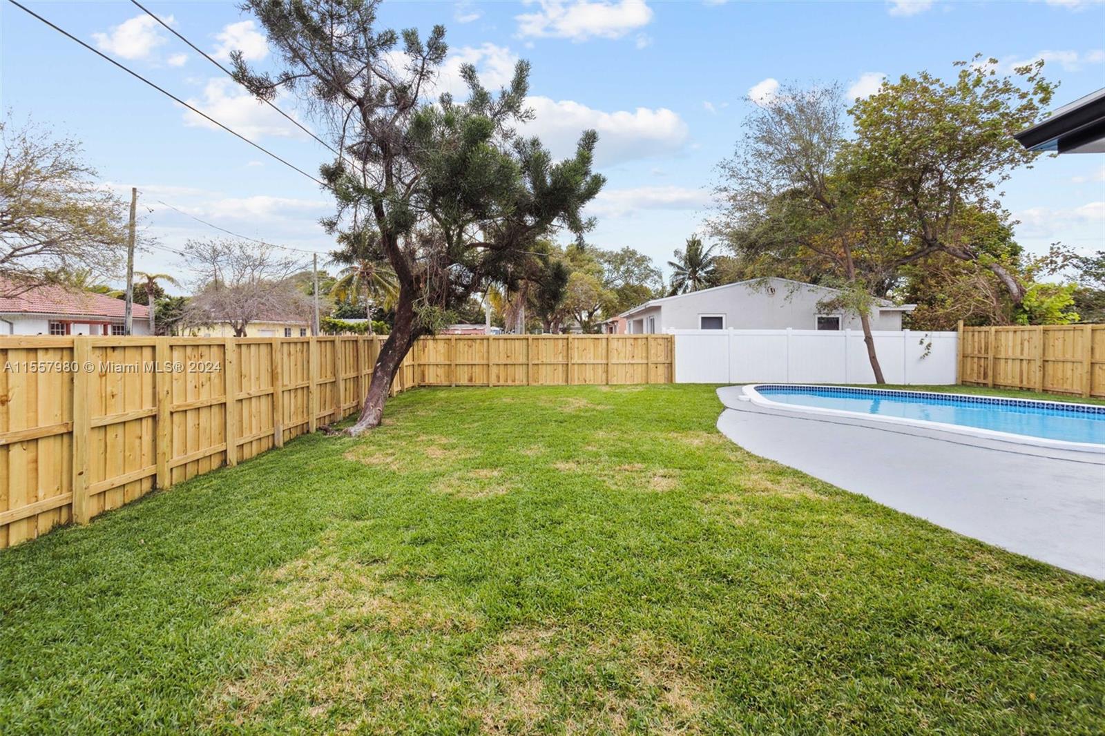 916 SW 7th Ave, Hallandale Beach, Florida 33009, 3 Bedrooms Bedrooms, ,2 BathroomsBathrooms,Residential,For Sale,916 SW 7th Ave,A11557980