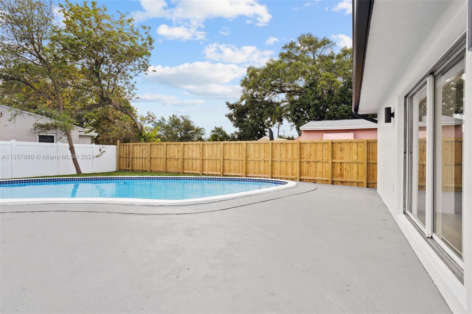 916 SW 7th Ave, Hallandale Beach, Florida 33009, 3 Bedrooms Bedrooms, ,2 BathroomsBathrooms,Residential,For Sale,916 SW 7th Ave,A11557980