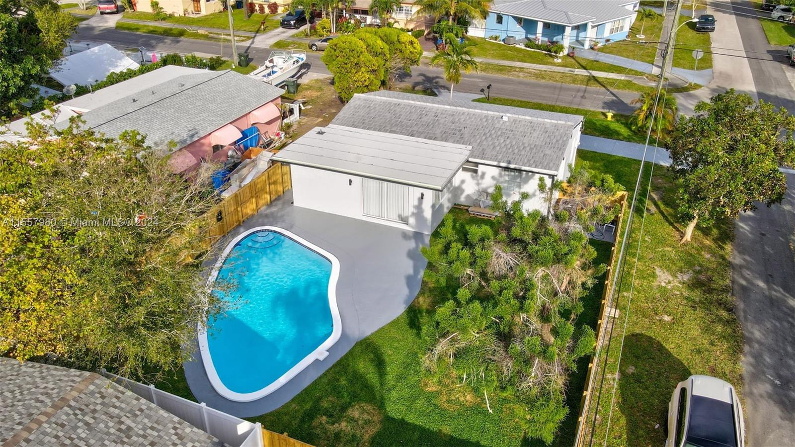 916 SW 7th Ave, Hallandale Beach, Florida 33009, 3 Bedrooms Bedrooms, ,2 BathroomsBathrooms,Residential,For Sale,916 SW 7th Ave,A11557980