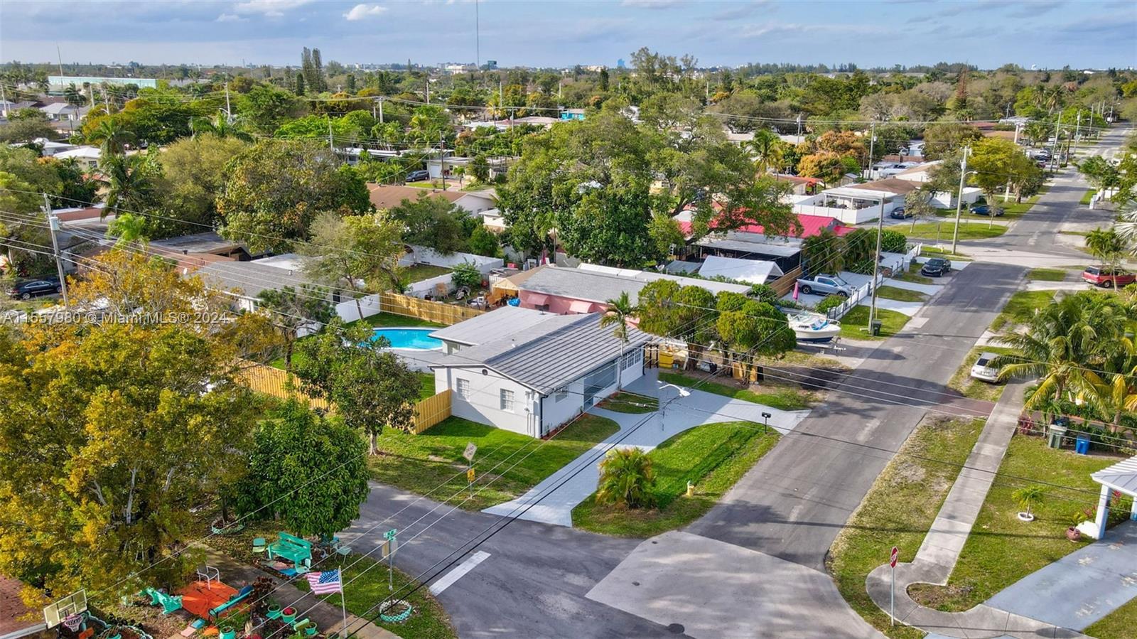 916 SW 7th Ave, Hallandale Beach, Florida 33009, 3 Bedrooms Bedrooms, ,2 BathroomsBathrooms,Residential,For Sale,916 SW 7th Ave,A11557980