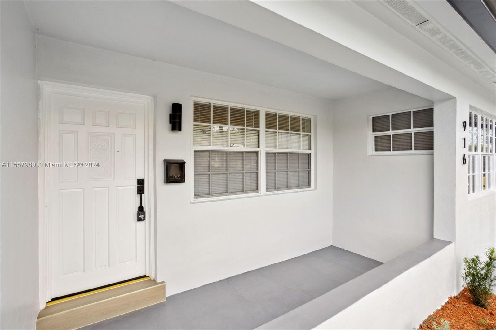 916 SW 7th Ave, Hallandale Beach, Florida 33009, 3 Bedrooms Bedrooms, ,2 BathroomsBathrooms,Residential,For Sale,916 SW 7th Ave,A11557980