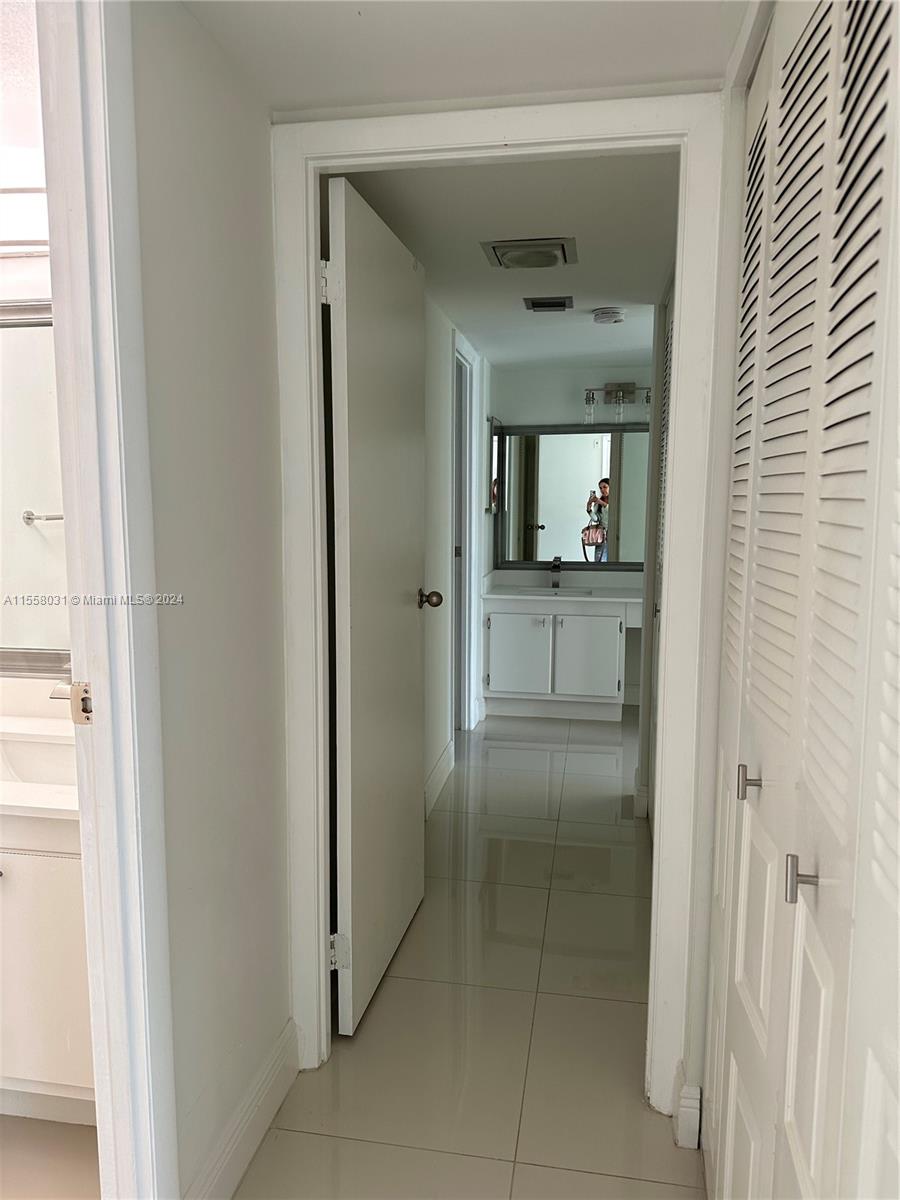 20335 W Country Club Dr 1701, Aventura, Florida 33180, 1 Bedroom Bedrooms, ,1 BathroomBathrooms,Residential,For Sale,20335 W Country Club Dr 1701,A11558031