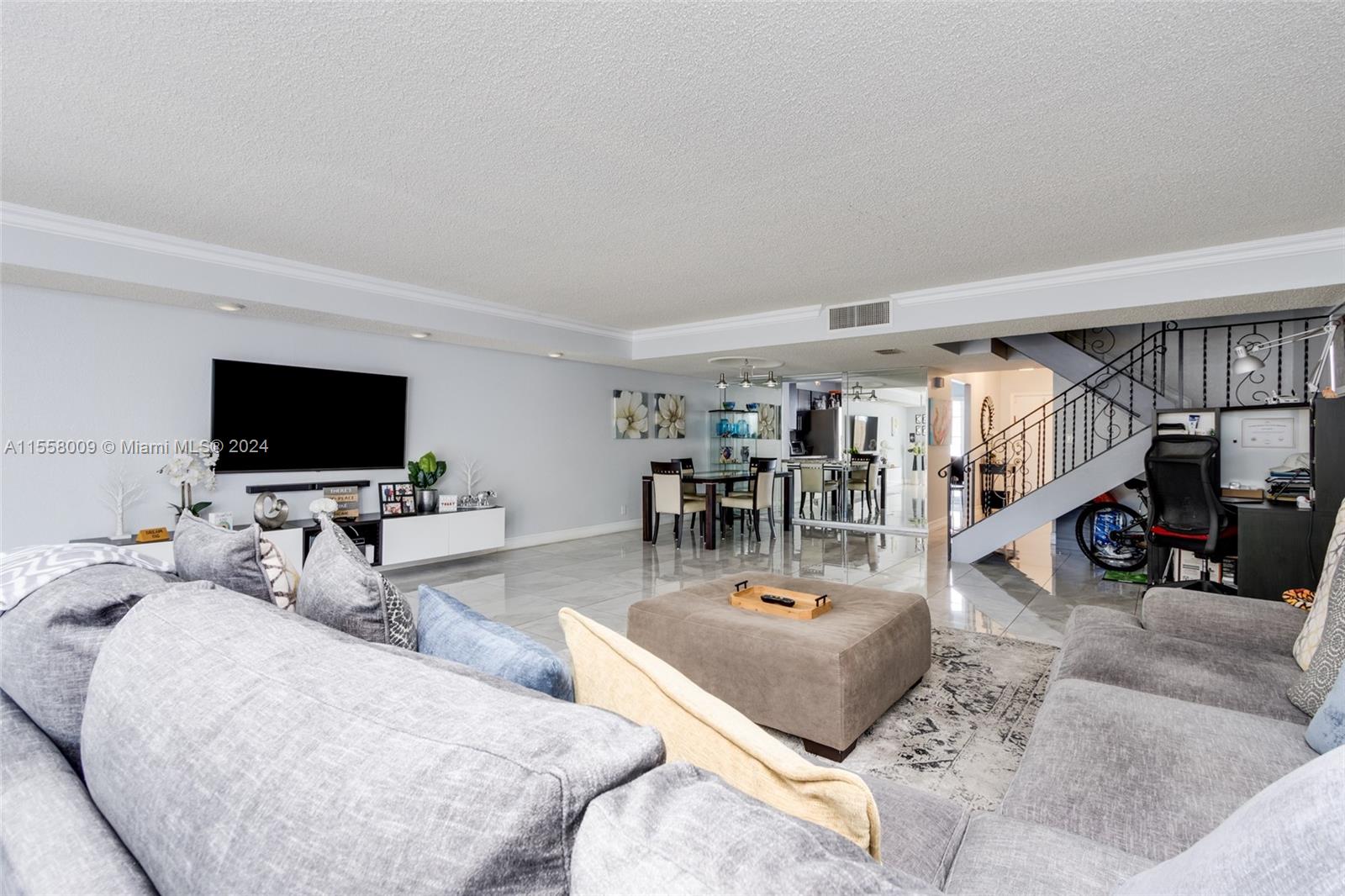 912 NE 27th Ave 912, Hallandale Beach, Florida 33009, 3 Bedrooms Bedrooms, ,2 BathroomsBathrooms,Residential,For Sale,912 NE 27th Ave 912,A11558009