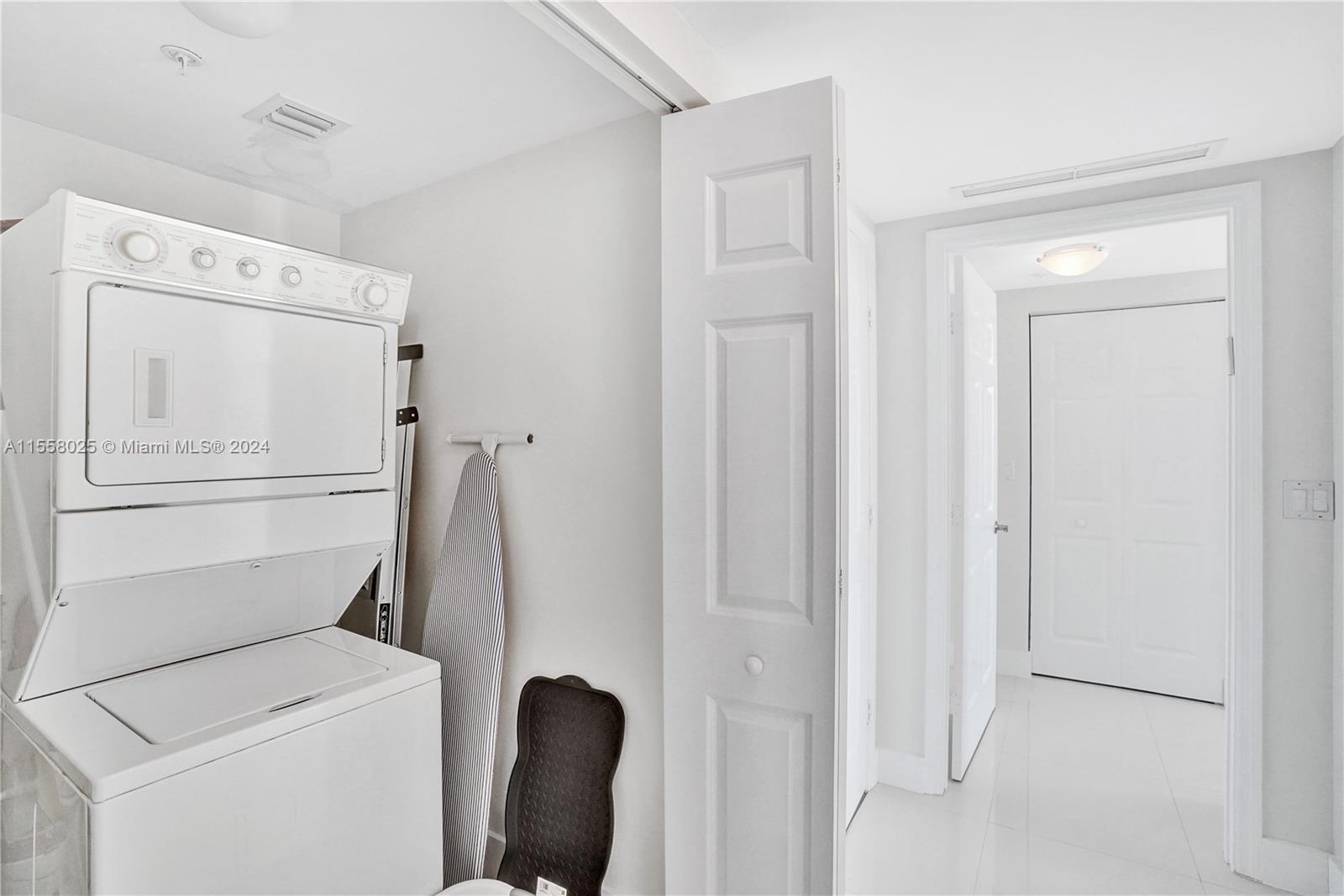 1745 E Hallandale Beach Blvd 1702W, Hallandale Beach, Florida 33009, 3 Bedrooms Bedrooms, ,2 BathroomsBathrooms,Residentiallease,For Rent,1745 E Hallandale Beach Blvd 1702W,A11558025