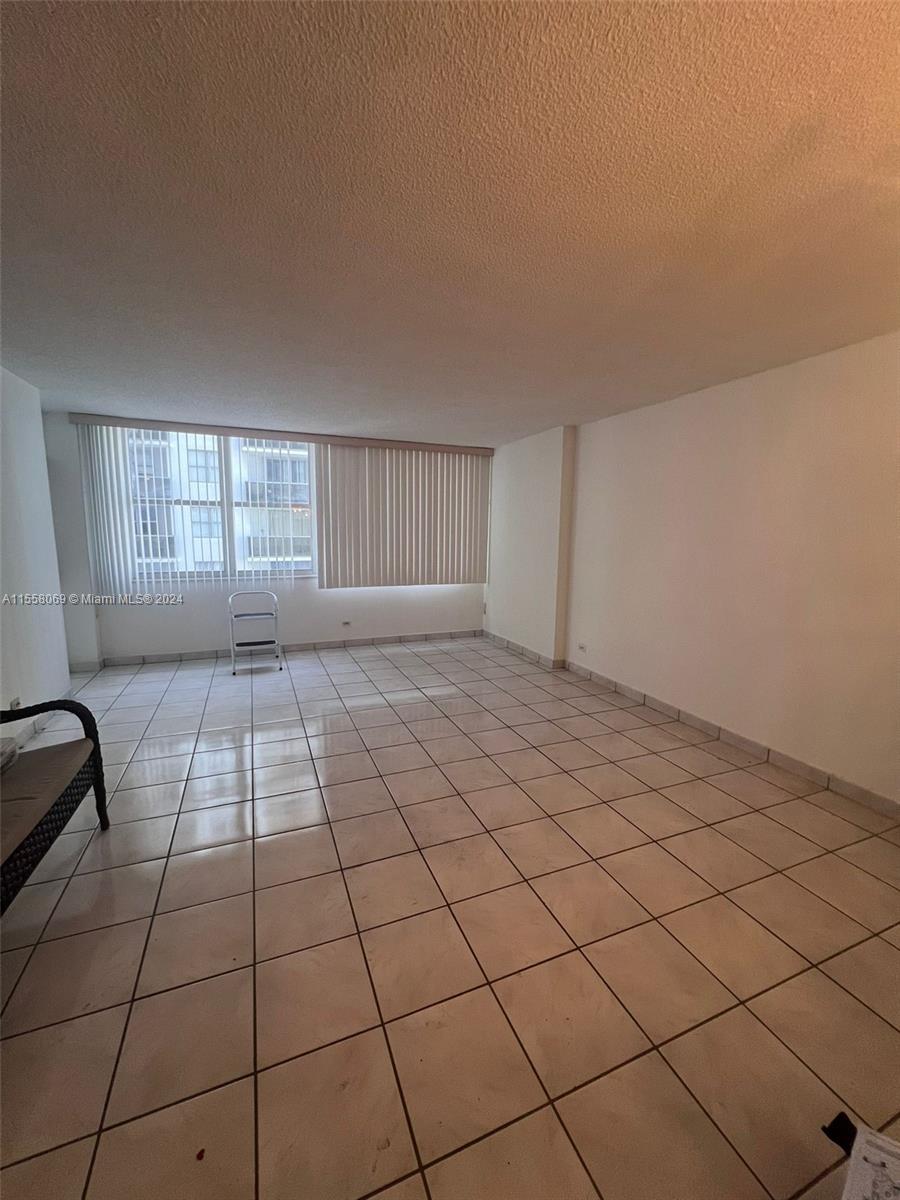 6039 Collins Ave 1012, Miami Beach, Florida 33140, 1 Bedroom Bedrooms, ,2 BathroomsBathrooms,Residentiallease,For Rent,6039 Collins Ave 1012,A11558069