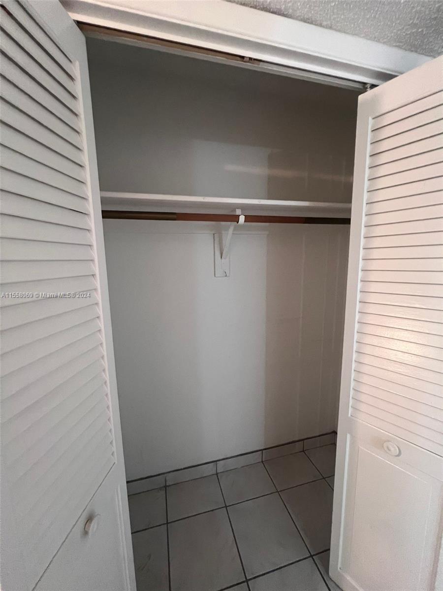 6039 Collins Ave 1012, Miami Beach, Florida 33140, 1 Bedroom Bedrooms, ,2 BathroomsBathrooms,Residentiallease,For Rent,6039 Collins Ave 1012,A11558069