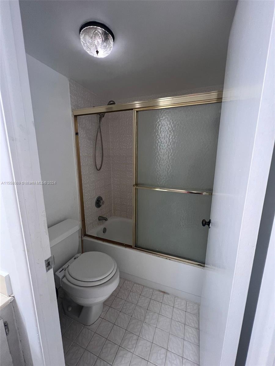 6039 Collins Ave 1012, Miami Beach, Florida 33140, 1 Bedroom Bedrooms, ,2 BathroomsBathrooms,Residentiallease,For Rent,6039 Collins Ave 1012,A11558069