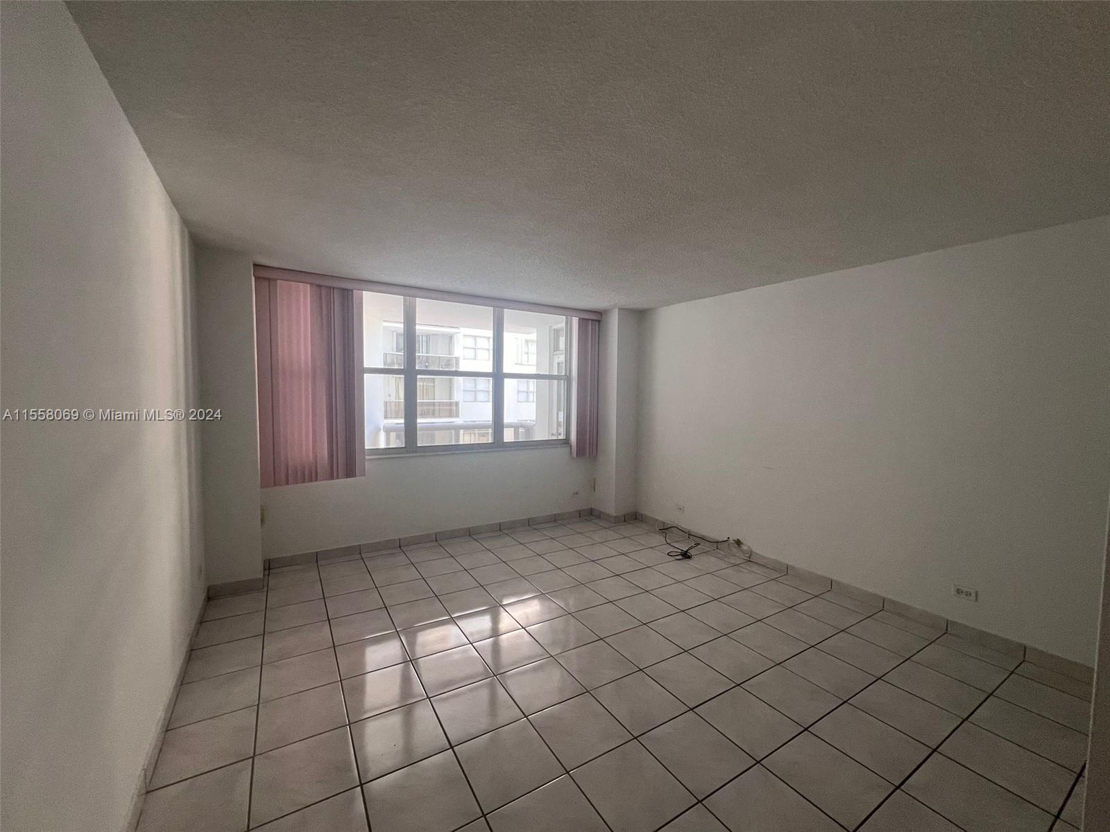 6039 Collins Ave 1012, Miami Beach, Florida 33140, 1 Bedroom Bedrooms, ,2 BathroomsBathrooms,Residentiallease,For Rent,6039 Collins Ave 1012,A11558069