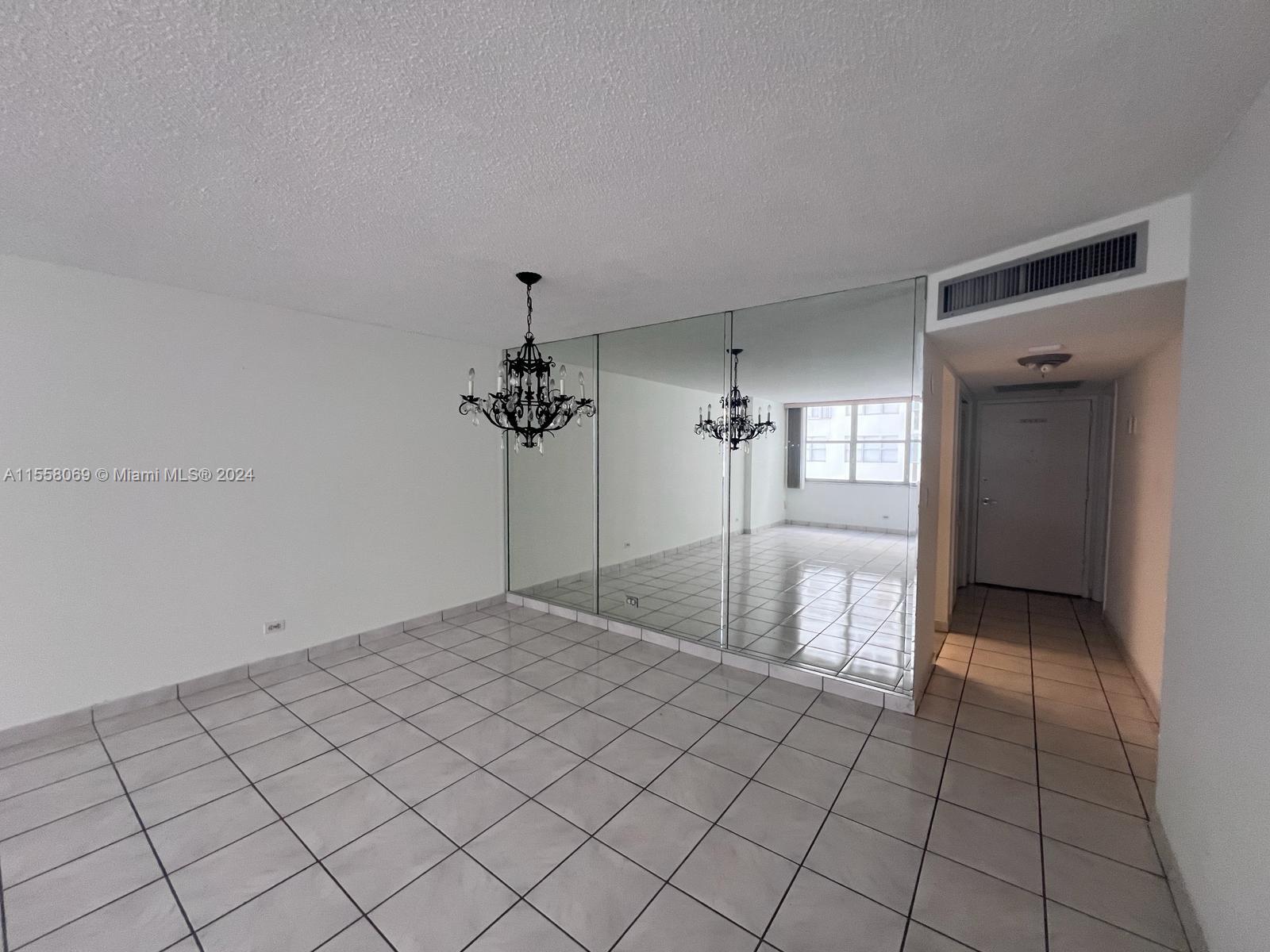 6039 Collins Ave 1012, Miami Beach, Florida 33140, 1 Bedroom Bedrooms, ,2 BathroomsBathrooms,Residentiallease,For Rent,6039 Collins Ave 1012,A11558069