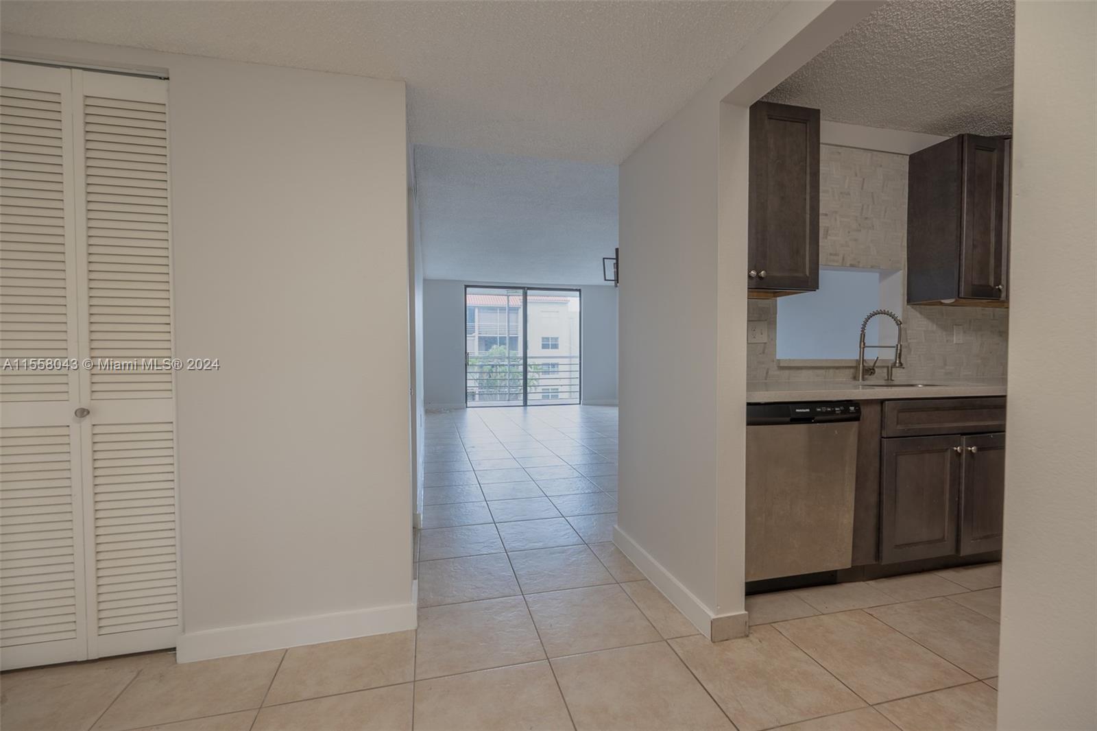 1820 N Lauderdale Ave 3311, North Lauderdale, Florida 33068, 1 Bedroom Bedrooms, ,1 BathroomBathrooms,Residential,For Sale,1820 N Lauderdale Ave 3311,A11558043