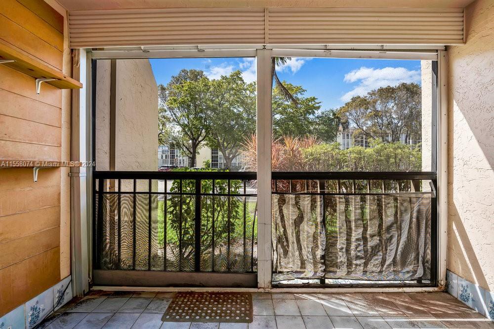 2101 Atlantic Shores Blvd 107, Hallandale Beach, Florida 33009, 1 Bedroom Bedrooms, ,1 BathroomBathrooms,Residential,For Sale,2101 Atlantic Shores Blvd 107,A11558074