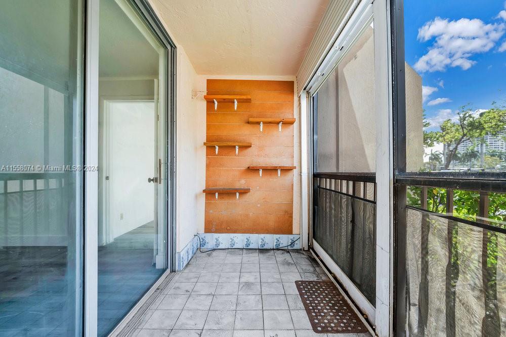 2101 Atlantic Shores Blvd 107, Hallandale Beach, Florida 33009, 1 Bedroom Bedrooms, ,1 BathroomBathrooms,Residential,For Sale,2101 Atlantic Shores Blvd 107,A11558074