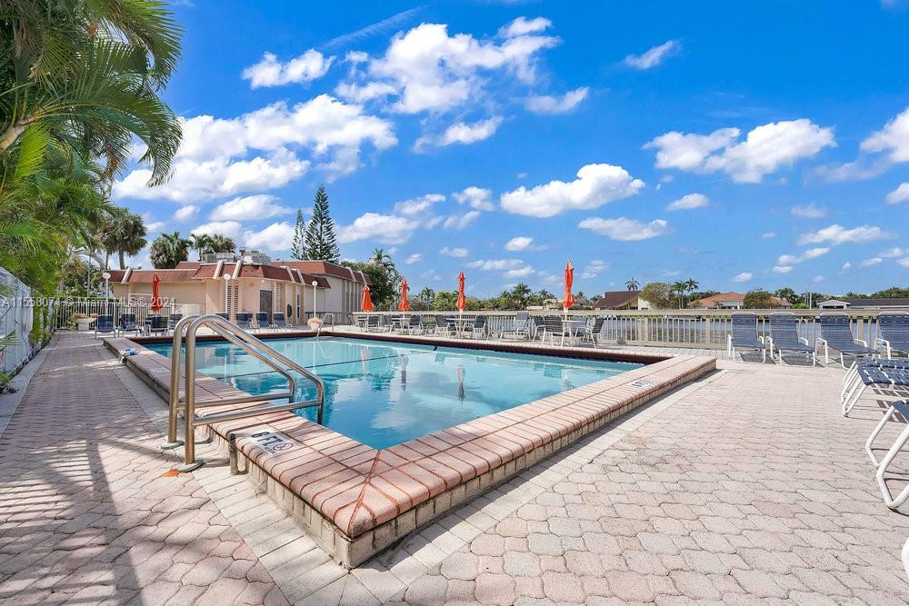 2101 Atlantic Shores Blvd 107, Hallandale Beach, Florida 33009, 1 Bedroom Bedrooms, ,1 BathroomBathrooms,Residential,For Sale,2101 Atlantic Shores Blvd 107,A11558074