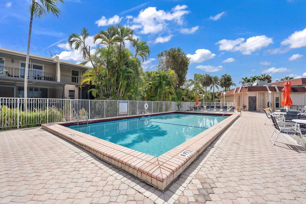 2101 Atlantic Shores Blvd 107, Hallandale Beach, Florida 33009, 1 Bedroom Bedrooms, ,1 BathroomBathrooms,Residential,For Sale,2101 Atlantic Shores Blvd 107,A11558074