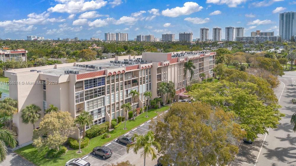 2101 Atlantic Shores Blvd 107, Hallandale Beach, Florida 33009, 1 Bedroom Bedrooms, ,1 BathroomBathrooms,Residential,For Sale,2101 Atlantic Shores Blvd 107,A11558074