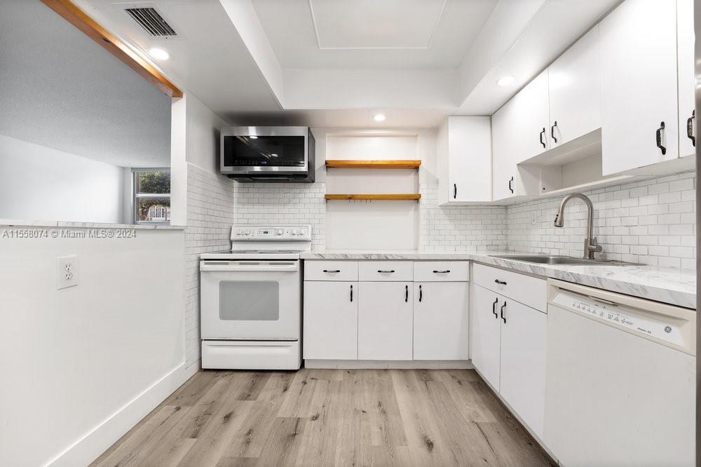 2101 Atlantic Shores Blvd 107, Hallandale Beach, Florida 33009, 1 Bedroom Bedrooms, ,1 BathroomBathrooms,Residential,For Sale,2101 Atlantic Shores Blvd 107,A11558074