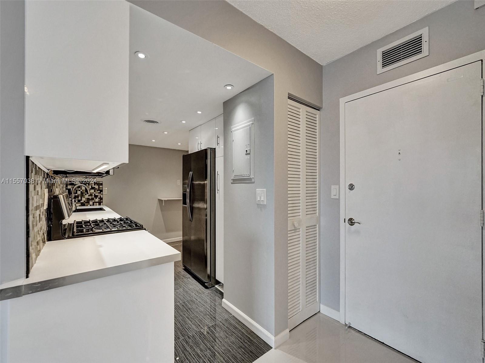 3140 S Ocean Dr 2002, Hallandale Beach, Florida 33009, 1 Bedroom Bedrooms, ,1 BathroomBathrooms,Residential,For Sale,3140 S Ocean Dr 2002,A11557038