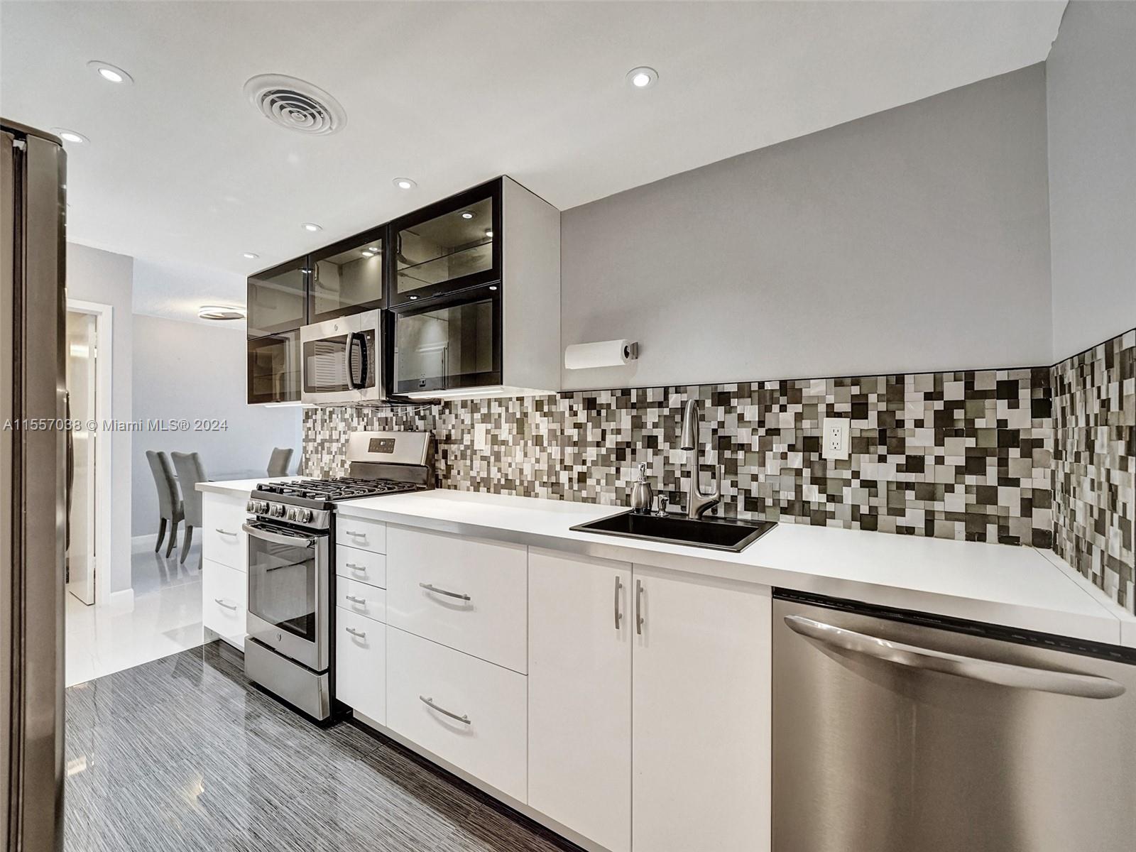 3140 S Ocean Dr 2002, Hallandale Beach, Florida 33009, 1 Bedroom Bedrooms, ,1 BathroomBathrooms,Residential,For Sale,3140 S Ocean Dr 2002,A11557038