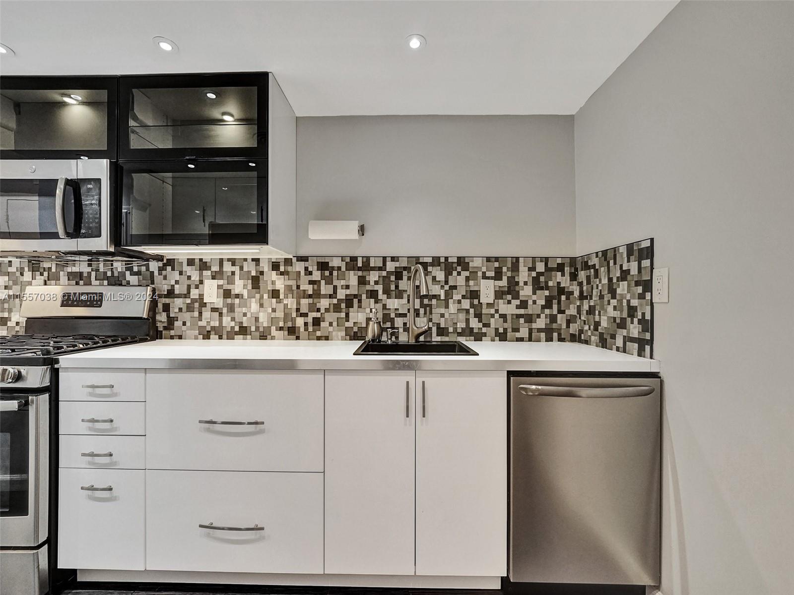 3140 S Ocean Dr 2002, Hallandale Beach, Florida 33009, 1 Bedroom Bedrooms, ,1 BathroomBathrooms,Residential,For Sale,3140 S Ocean Dr 2002,A11557038