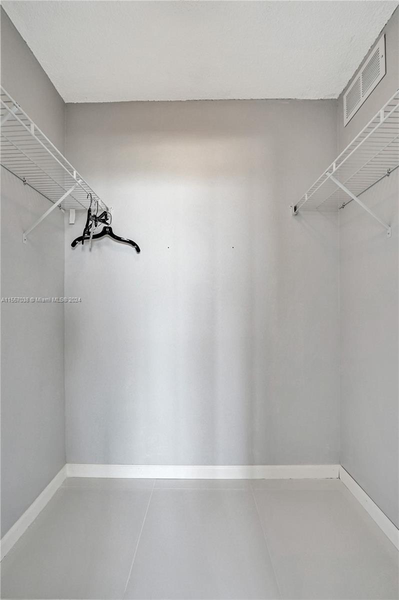 3140 S Ocean Dr 2002, Hallandale Beach, Florida 33009, 1 Bedroom Bedrooms, ,1 BathroomBathrooms,Residential,For Sale,3140 S Ocean Dr 2002,A11557038