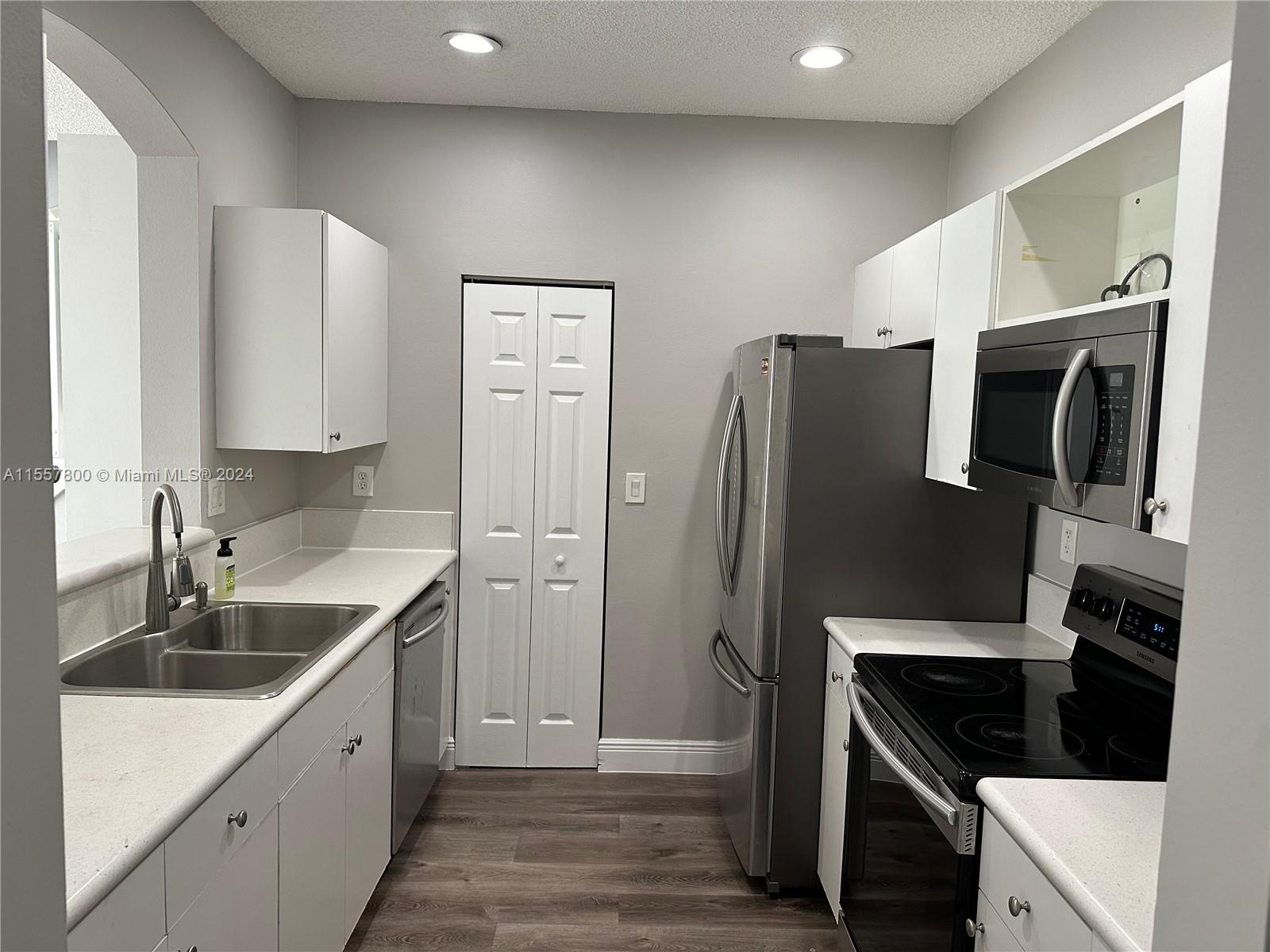 2278 NE 42nd Ave, Homestead, Florida 33033, 3 Bedrooms Bedrooms, ,3 BathroomsBathrooms,Residential,For Sale,2278 NE 42nd Ave,A11557800