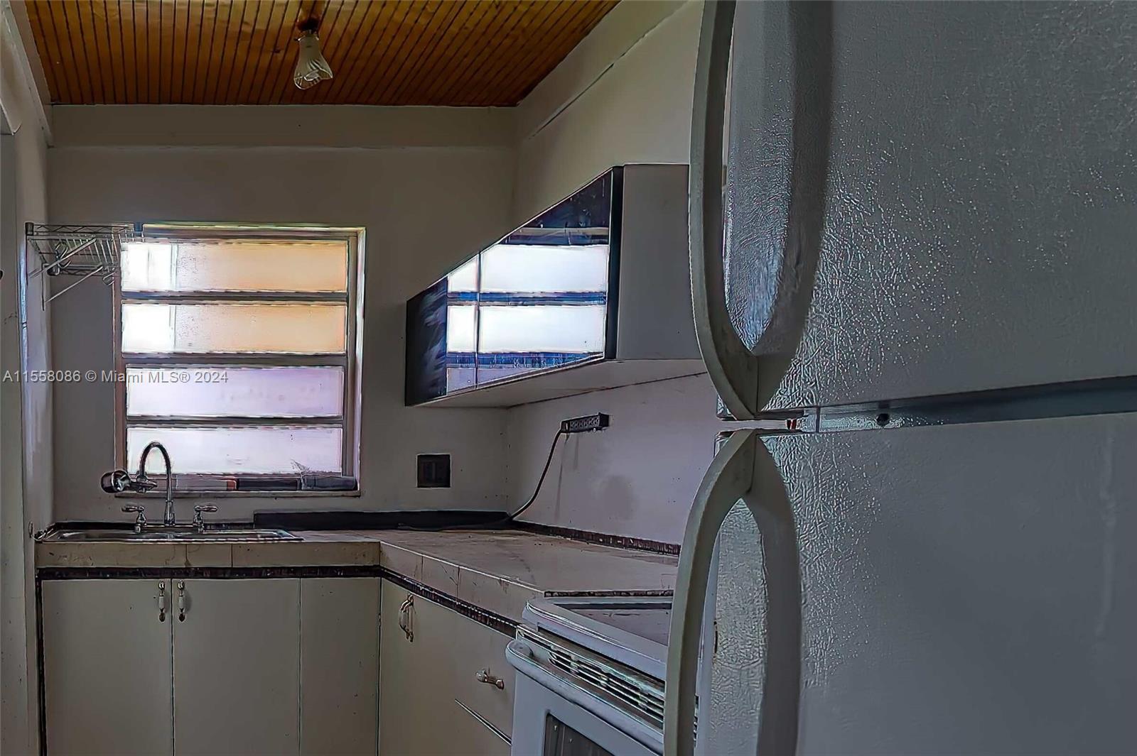 5300 Washington St L234, Hollywood, Florida 33021, 1 Bedroom Bedrooms, ,1 BathroomBathrooms,Residential,For Sale,5300 Washington St L234,A11558086