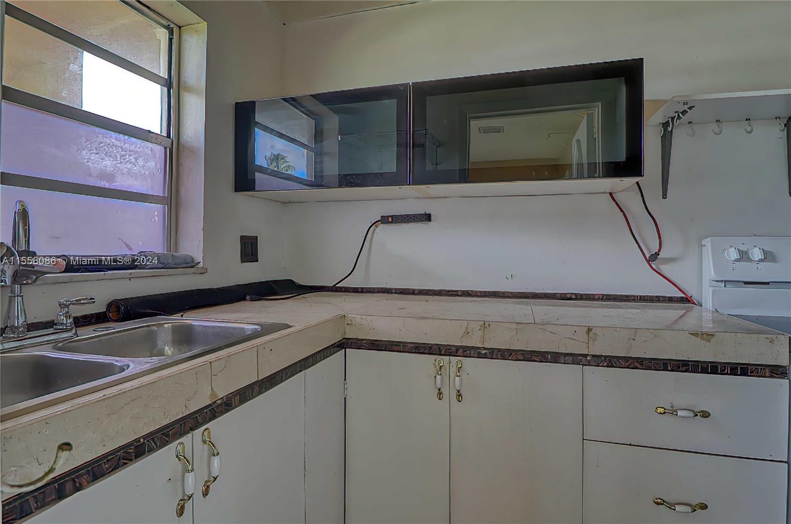 5300 Washington St L234, Hollywood, Florida 33021, 1 Bedroom Bedrooms, ,1 BathroomBathrooms,Residential,For Sale,5300 Washington St L234,A11558086