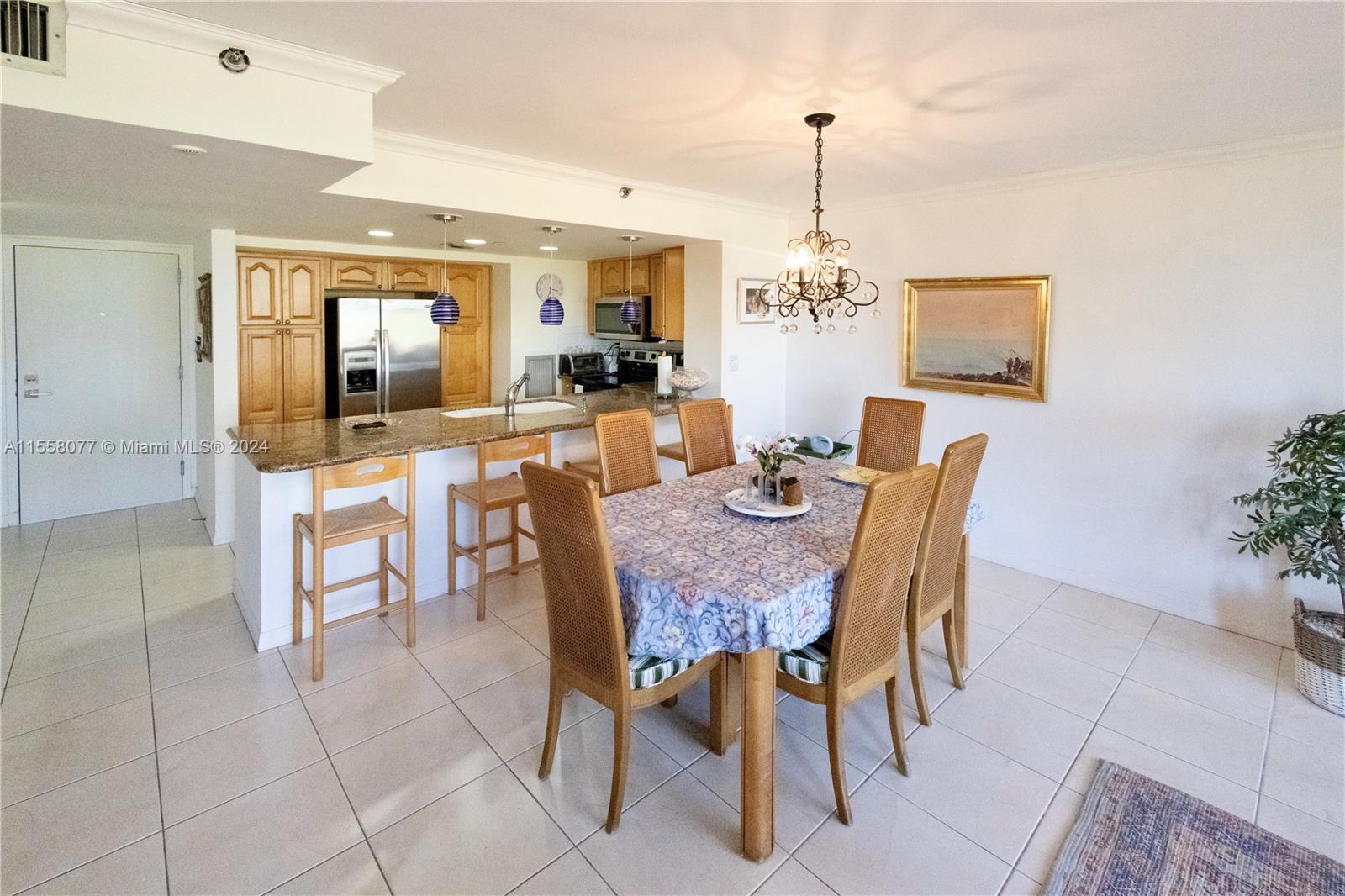 2555 Collins Ave 308, Miami Beach, Florida 33140, 2 Bedrooms Bedrooms, ,2 BathroomsBathrooms,Residential,For Sale,2555 Collins Ave 308,A11558077