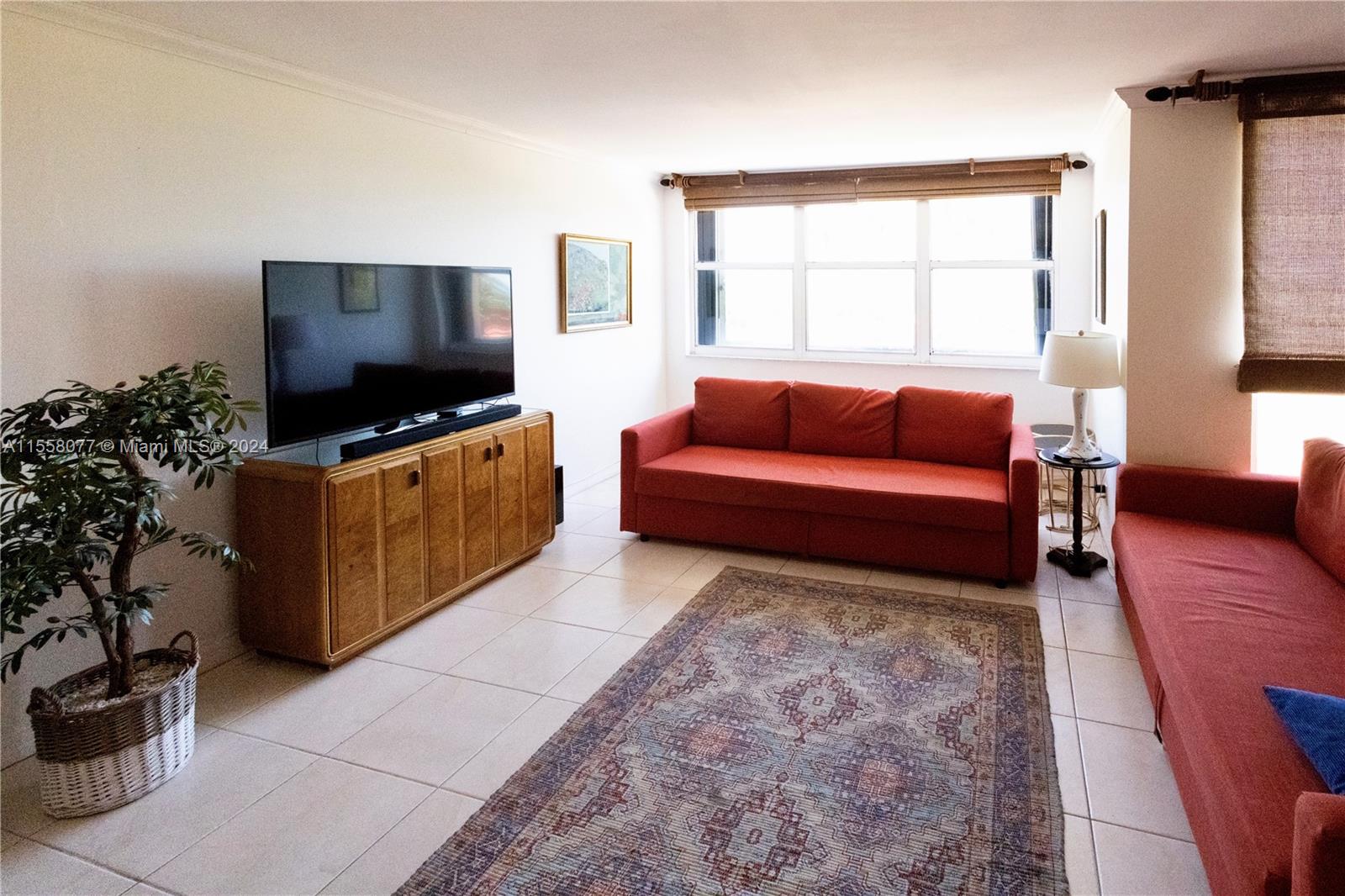 2555 Collins Ave 308, Miami Beach, Florida 33140, 2 Bedrooms Bedrooms, ,2 BathroomsBathrooms,Residential,For Sale,2555 Collins Ave 308,A11558077