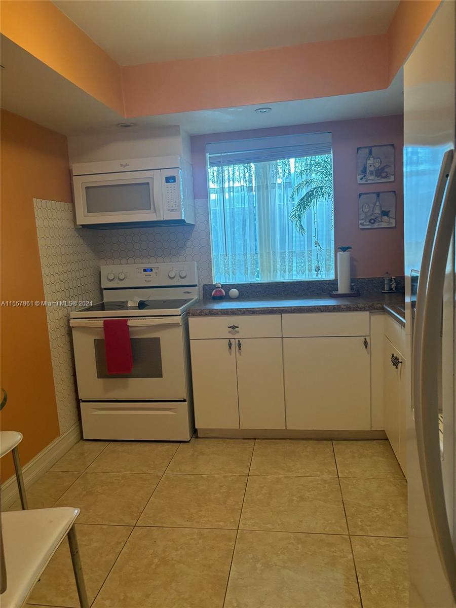 2001 Atlantic Shores Blvd 311, Hallandale Beach, Florida 33009, 1 Bedroom Bedrooms, ,1 BathroomBathrooms,Residential,For Sale,2001 Atlantic Shores Blvd 311,A11557961