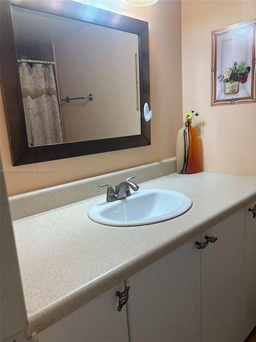2001 Atlantic Shores Blvd 311, Hallandale Beach, Florida 33009, 1 Bedroom Bedrooms, ,1 BathroomBathrooms,Residential,For Sale,2001 Atlantic Shores Blvd 311,A11557961