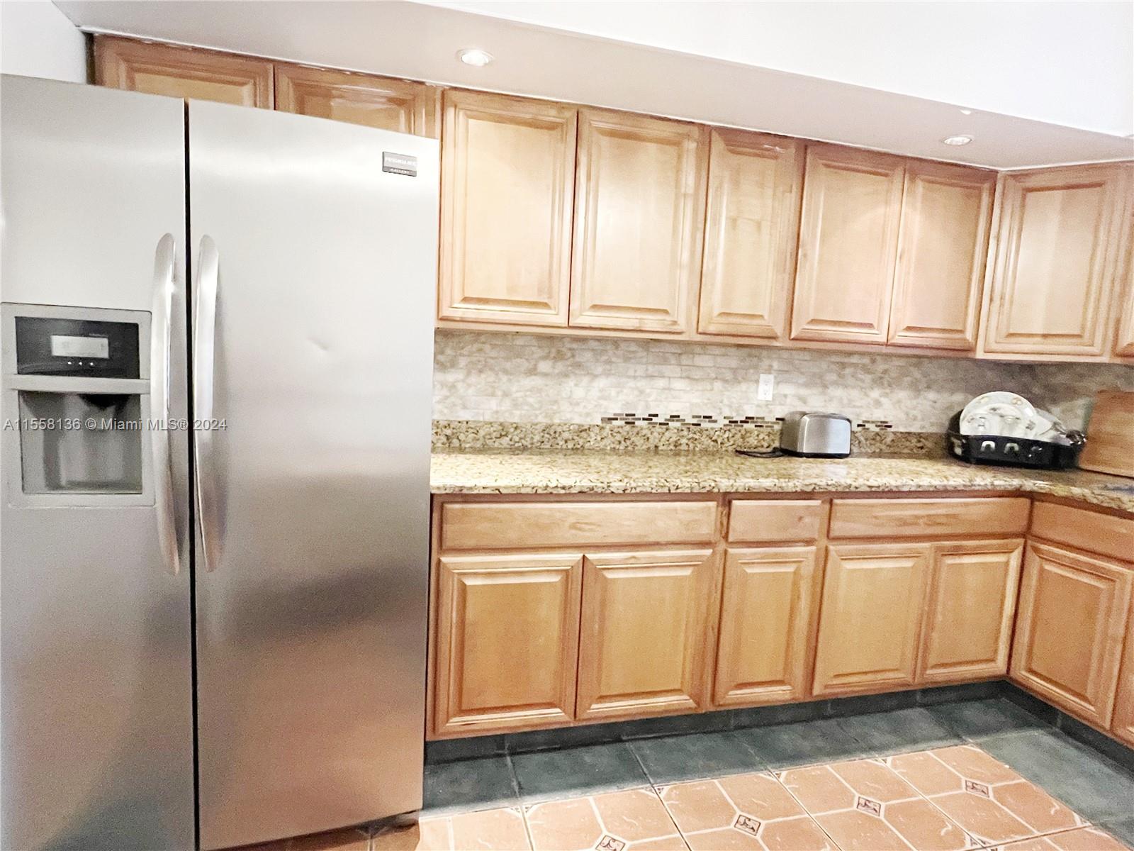 600 Parkview Dr 314, Hallandale Beach, Florida 33009, 2 Bedrooms Bedrooms, ,2 BathroomsBathrooms,Residentiallease,For Rent,600 Parkview Dr 314,A11558136