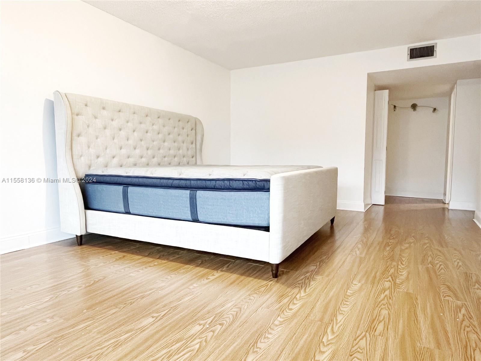 600 Parkview Dr 314, Hallandale Beach, Florida 33009, 2 Bedrooms Bedrooms, ,2 BathroomsBathrooms,Residentiallease,For Rent,600 Parkview Dr 314,A11558136