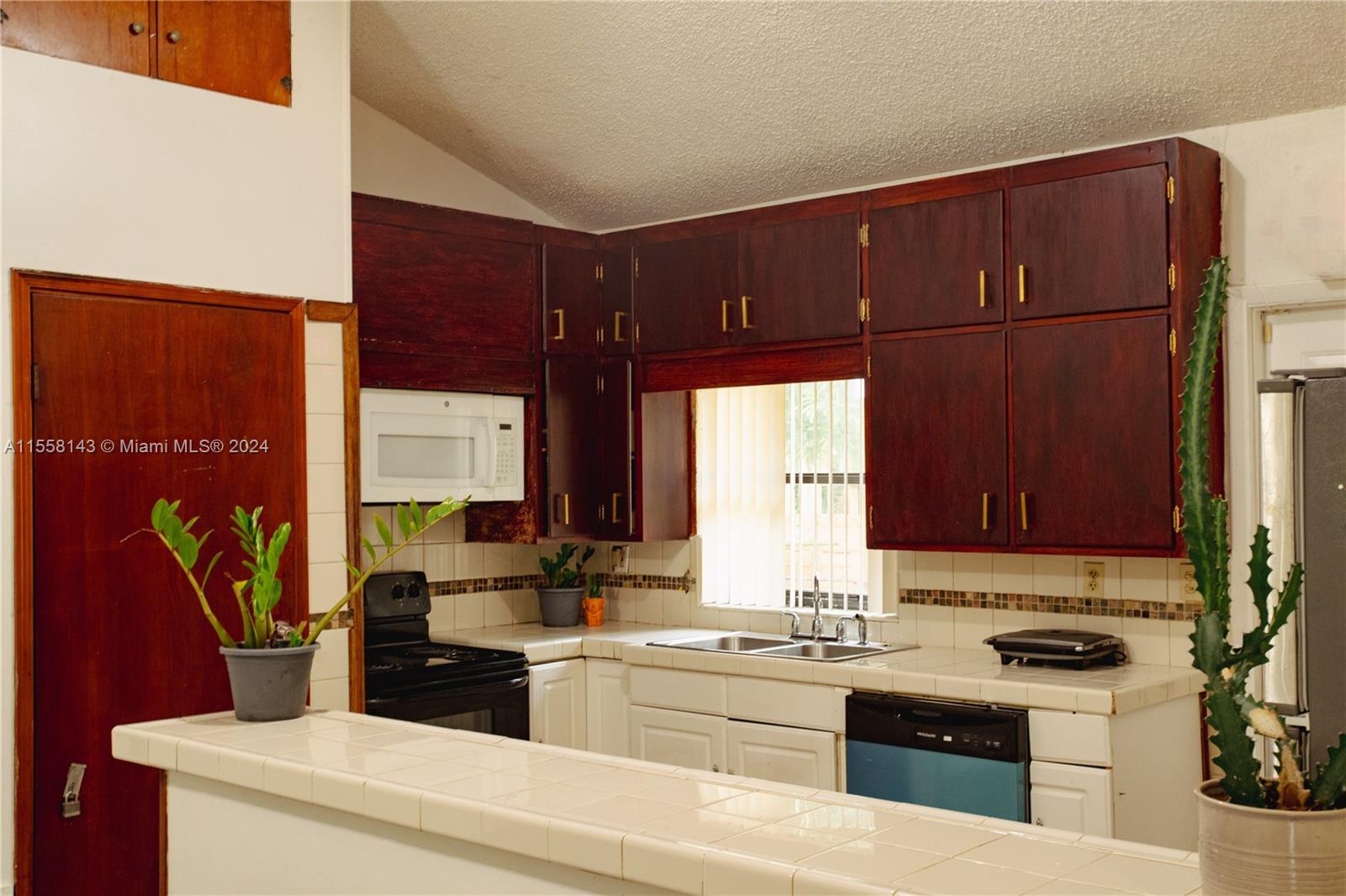 8361 NE 3rd Ave, Miami, Florida 33138, 3 Bedrooms Bedrooms, ,2 BathroomsBathrooms,Residentiallease,For Rent,8361 NE 3rd Ave,A11558143