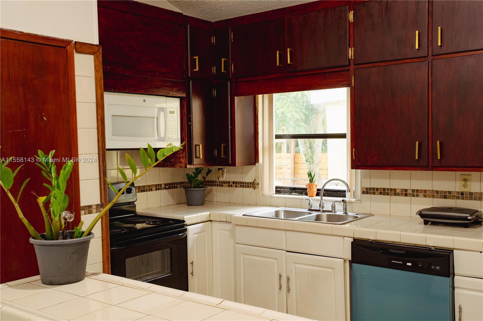 8361 NE 3rd Ave, Miami, Florida 33138, 3 Bedrooms Bedrooms, ,2 BathroomsBathrooms,Residentiallease,For Rent,8361 NE 3rd Ave,A11558143