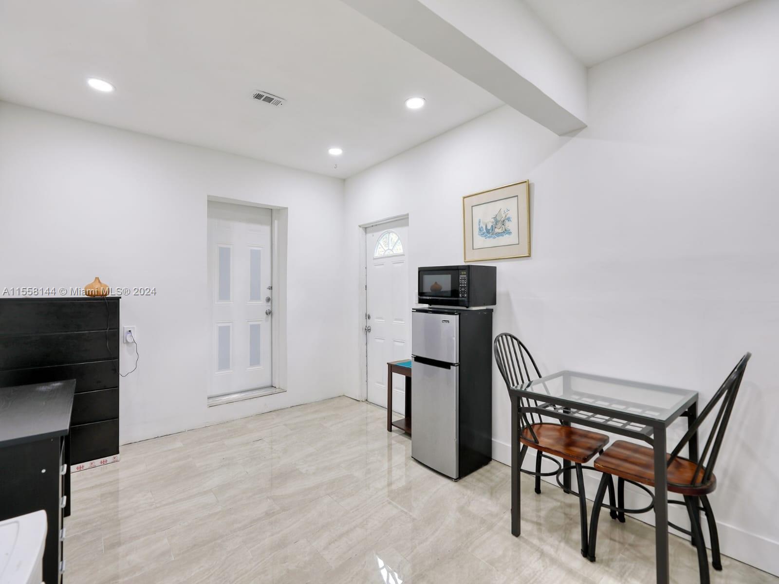 7005 NW 95th Ave, Tamarac, Florida 33321, 3 Bedrooms Bedrooms, ,2 BathroomsBathrooms,Residential,For Sale,7005 NW 95th Ave,A11558144