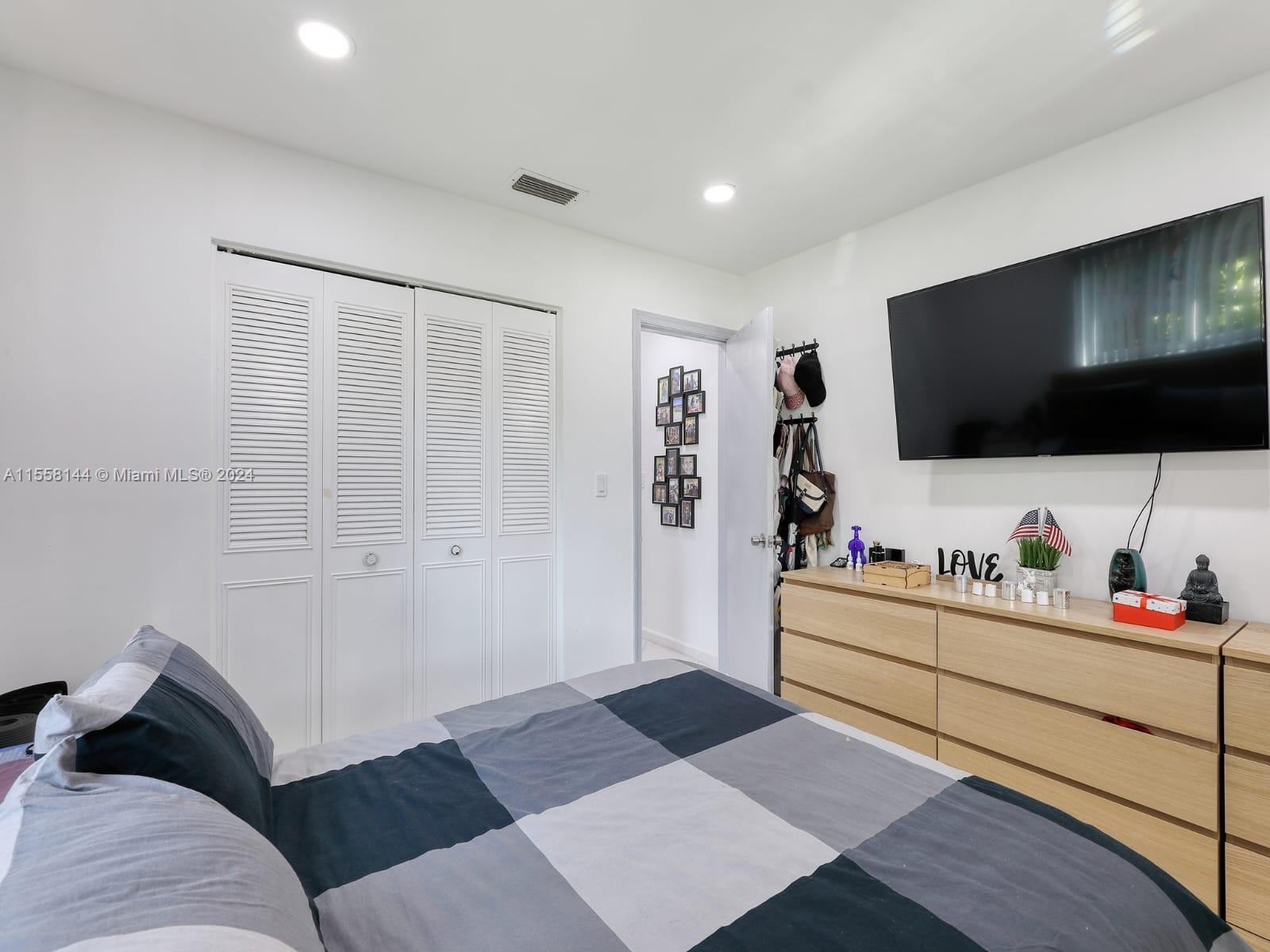 7005 NW 95th Ave, Tamarac, Florida 33321, 3 Bedrooms Bedrooms, ,2 BathroomsBathrooms,Residential,For Sale,7005 NW 95th Ave,A11558144