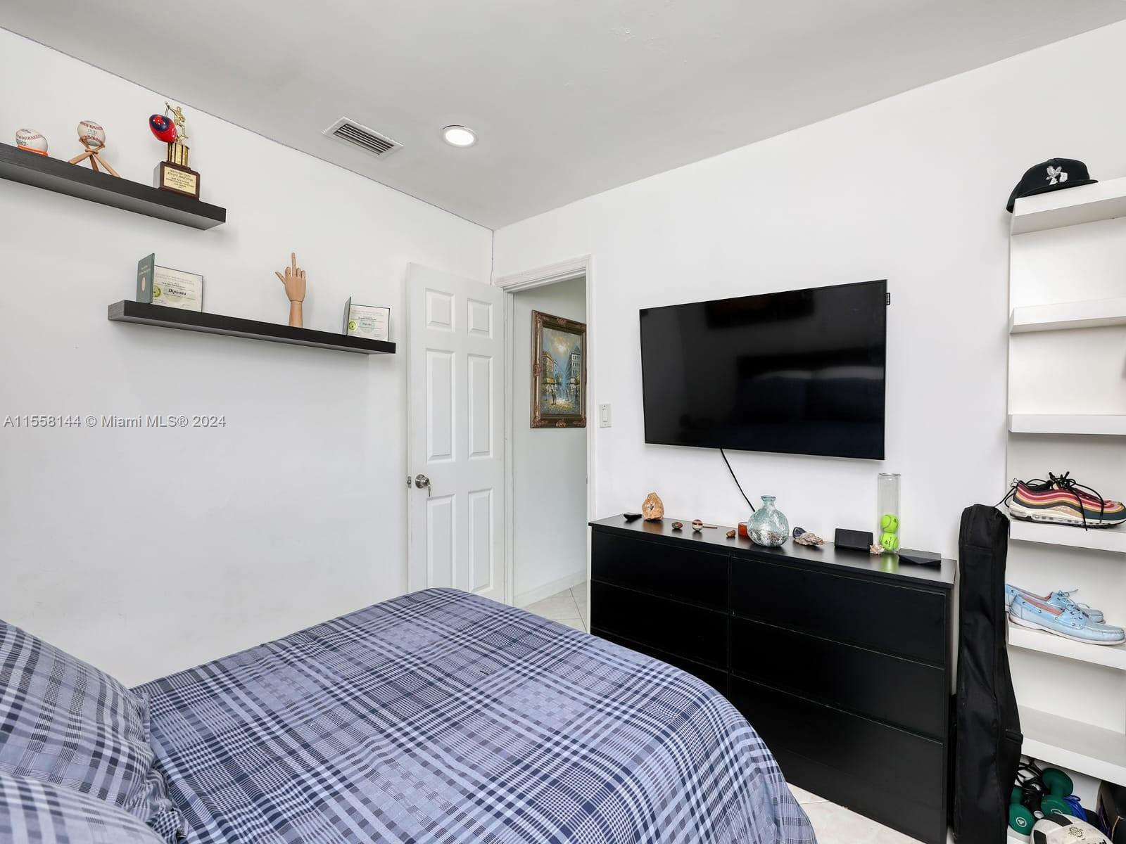 7005 NW 95th Ave, Tamarac, Florida 33321, 3 Bedrooms Bedrooms, ,2 BathroomsBathrooms,Residential,For Sale,7005 NW 95th Ave,A11558144