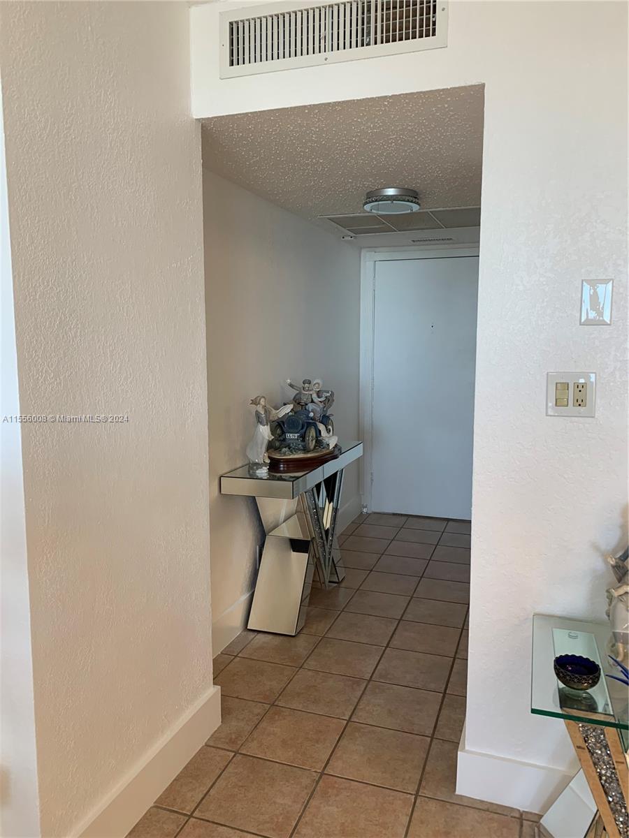 3140 S Ocean Dr 2303, Hallandale Beach, Florida 33009, 1 Bedroom Bedrooms, ,1 BathroomBathrooms,Residential,For Sale,3140 S Ocean Dr 2303,A11556008