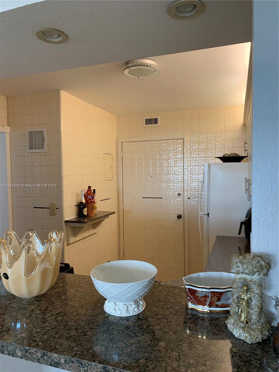 3140 S Ocean Dr 2303, Hallandale Beach, Florida 33009, 1 Bedroom Bedrooms, ,1 BathroomBathrooms,Residential,For Sale,3140 S Ocean Dr 2303,A11556008
