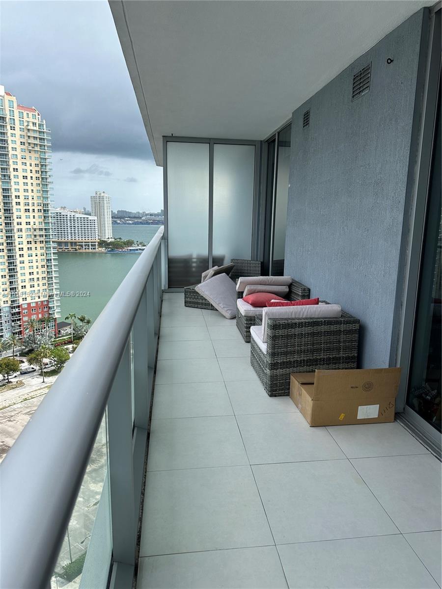 Spectacular 1Br/1.5Ba with tile floors in Brickell House. Living room and bedroom open onto a glass balcony with Bay views. 5 stars amenities building. SUPERB ROOFTOP POOL.Don't miss this one!!! Available 05/15/2024
LANDLORD REQUIREMENTS:
COPY OF ID, COPY OF SOCIAL SECURITY NUMBER CARD, COPY OF CURRENT FULL CREDIT REPORT, PREVIOUS LANDLORD REFERENCE LETTER, LAST 3 PAY STUBS, LAST 3 BANK STATEMENTS, FIRST + 2 SECURITY DEPOSIT, BACKGROUND REPORT OR POLICE REPORT.